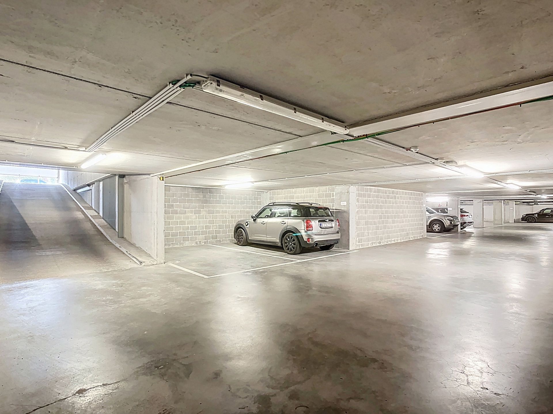 Ondergrondse parkeerplaats te Aalst foto 3