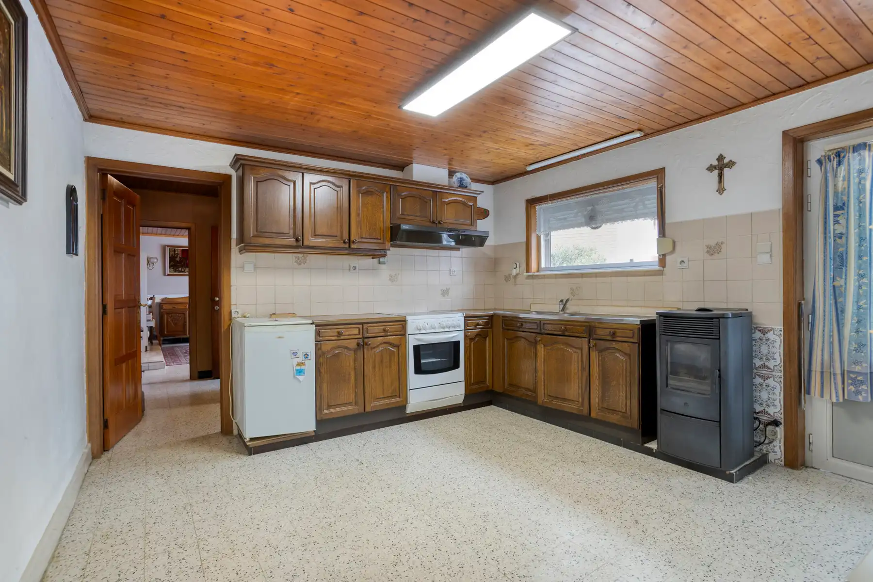 Te renoveren karaktervolle woning met tal van mogelijkheden foto 5