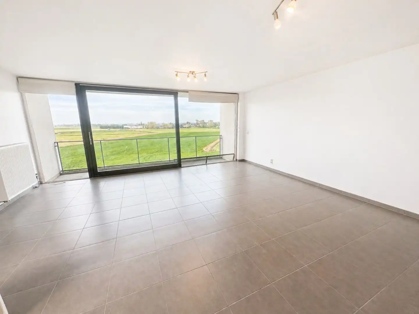 Prachtig gelegen appartement met 2 slpk, zonneterras(sen) en garage, Diksmuide. foto 4