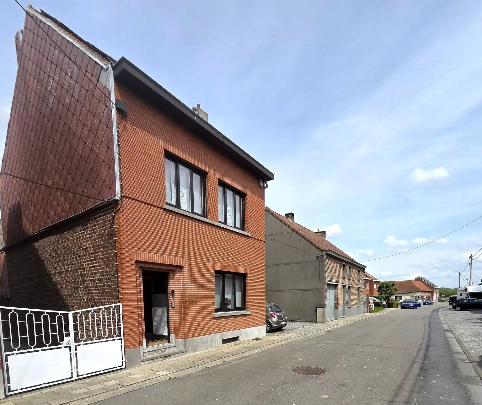 Een Steenweg die geen Steenweg is...maar wel een rustige weg... foto {{pictureIndex}}