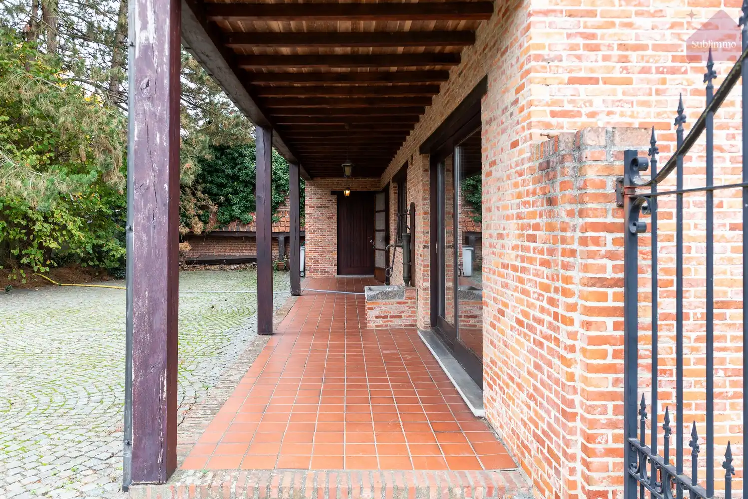Ruime gezinswoning met 6 slaapkamers op een uitzonderlijk groot perceel van 21a 73ca foto 32