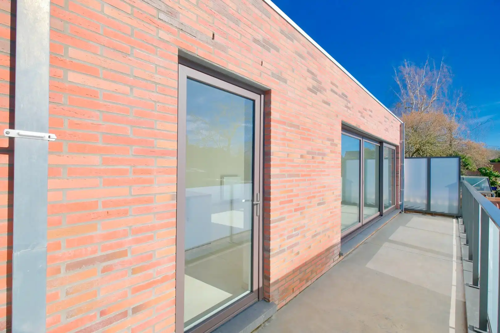 Gelijkvloers app met 2 slaapkamers, ruim terras en binnenkoer! foto 6