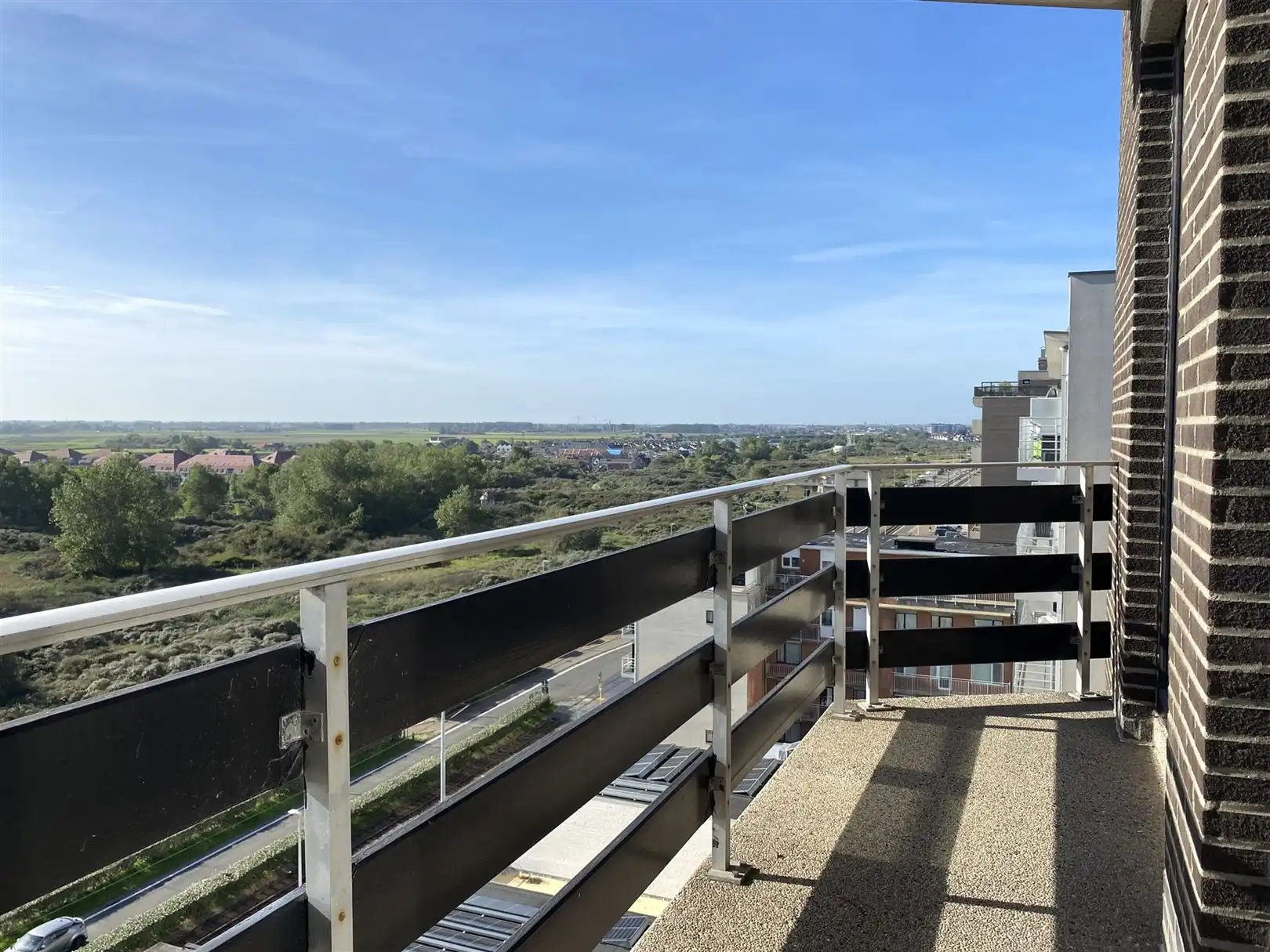 Gemeubeld appartement met frontaal zeezicht foto 7