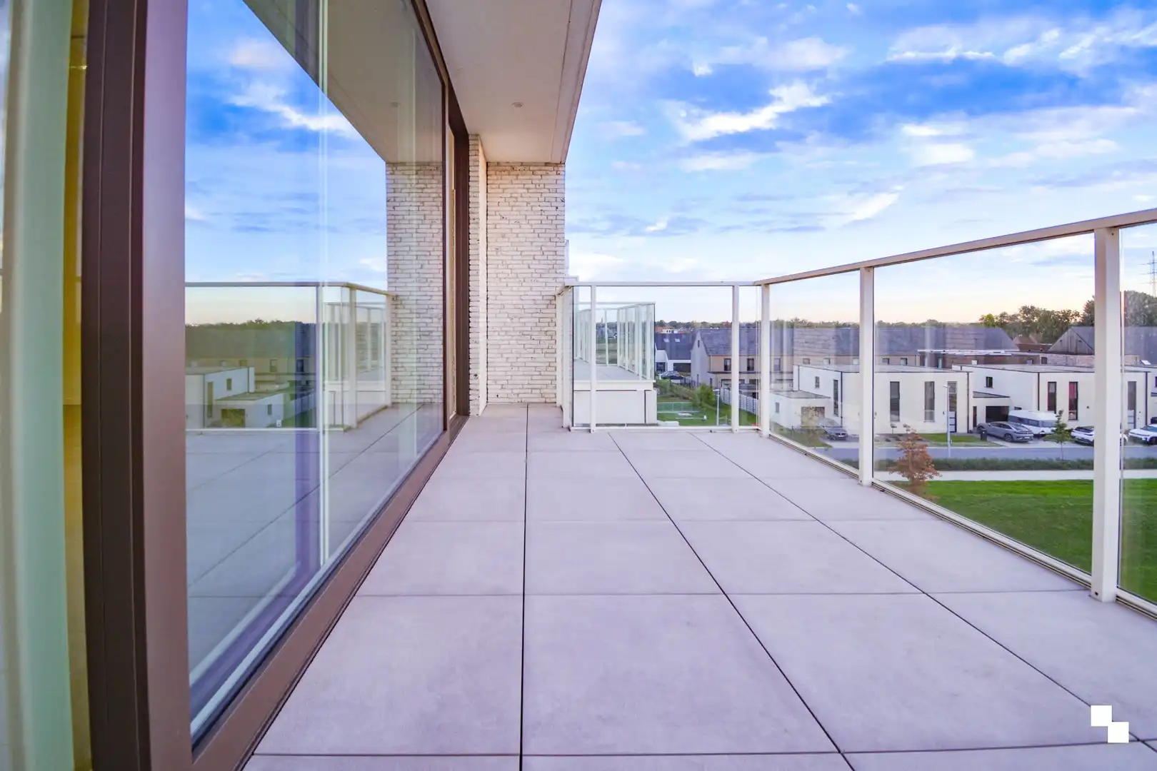Modern nieuwbouwappartement met groot terras en mooi verzicht aan de rand van Hooglede foto 11