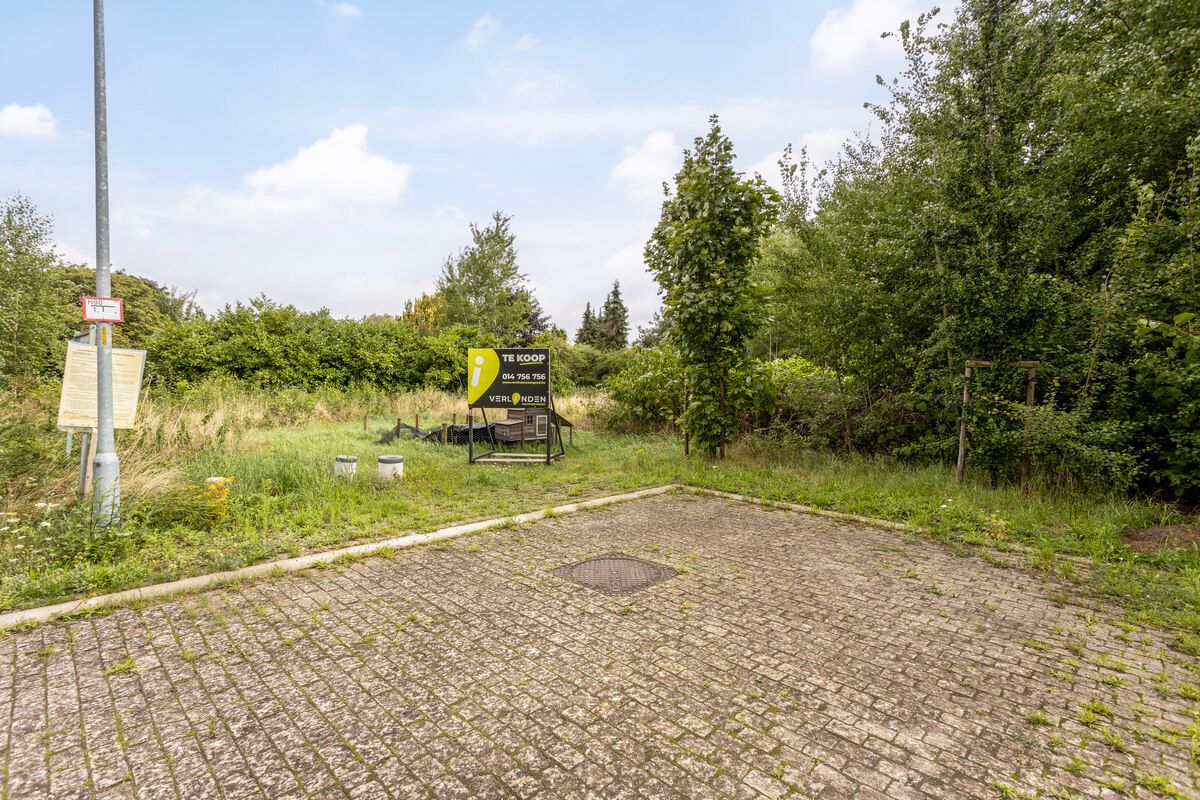 Rustig gelegen bouwgrond op het einde van een doodlopend stuk in een jonge verkaveling. foto 3