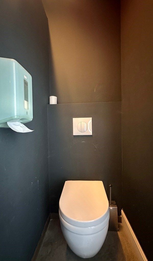 Instapklaar kantoor met terras te huur in Sint-Martens-Latem foto 15