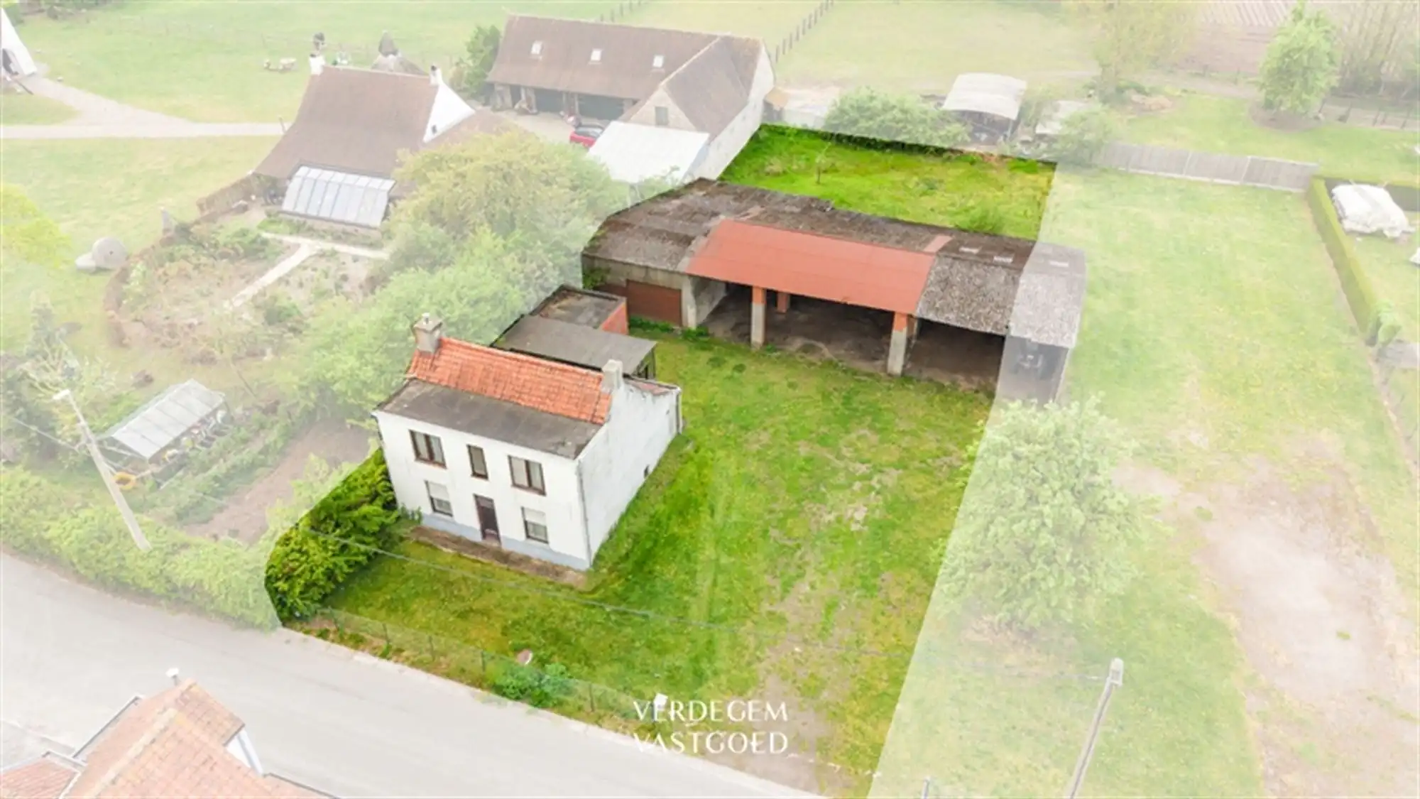 Prachtig perceel bouwgrond van 1.104m² voor villabouw of 2 HO woningen foto {{pictureIndex}}