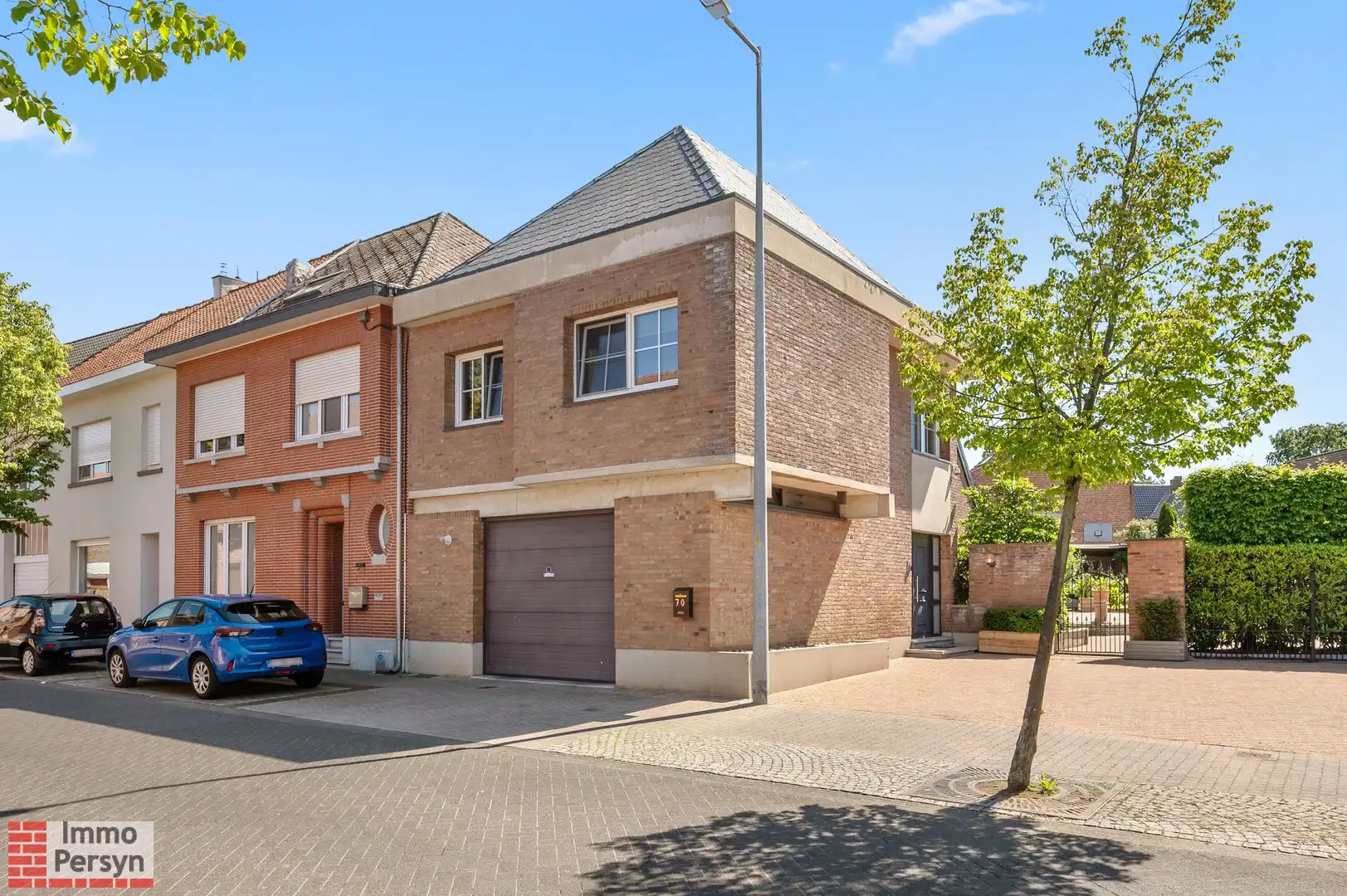 Prachtig gerenoveerde halfopen bebouwing met inpandige garage te Zichem foto {{pictureIndex}}
