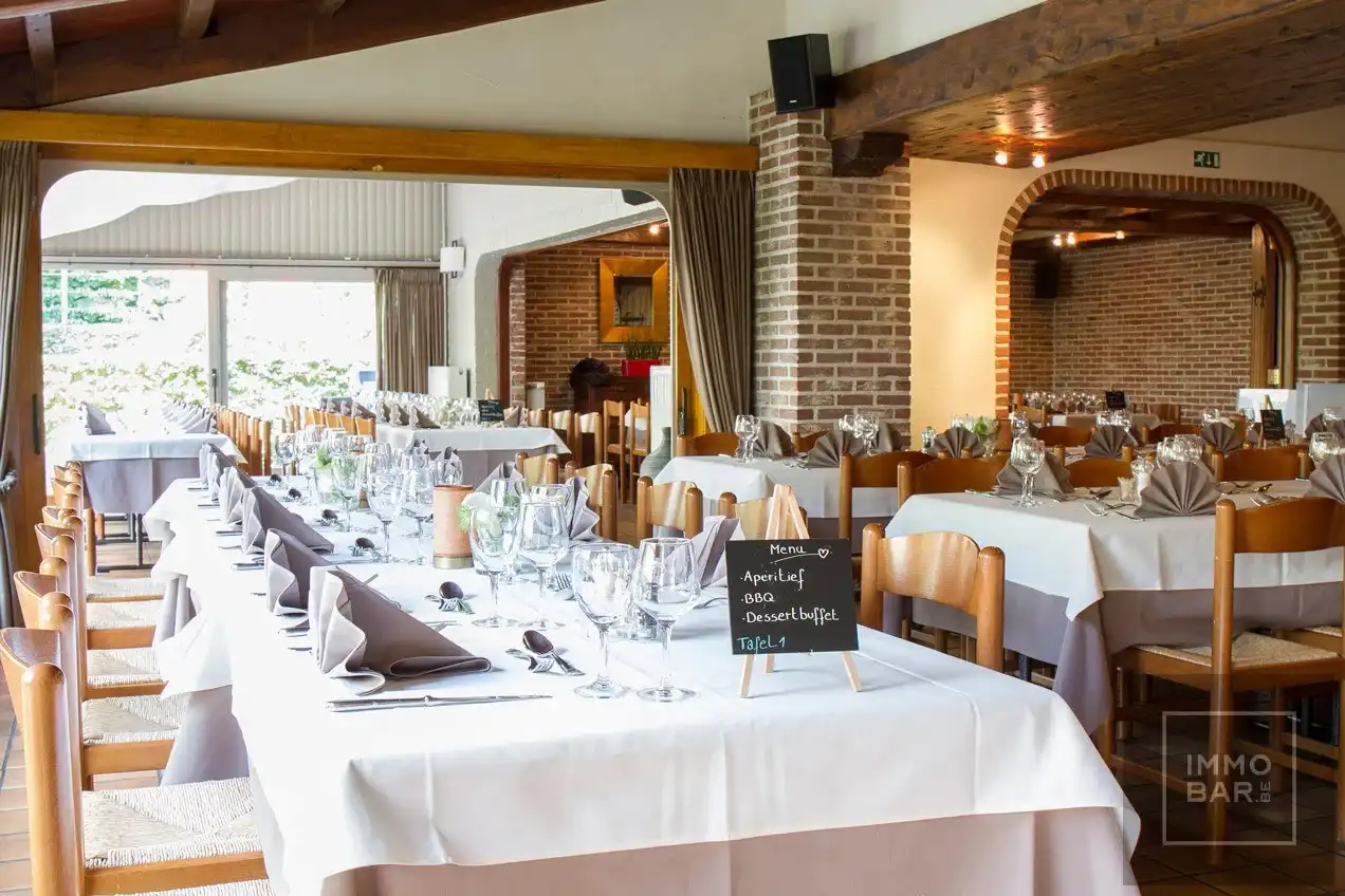 Veelzijdig handelspand met woonst en uitstekende bereikbaarheid foto 9