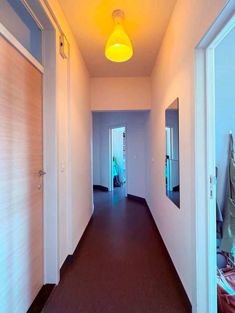 Duurzaam en sterk visueel gelegen gebouw met kantoren, een groot appartement en 3 standplaatsen. foto 20