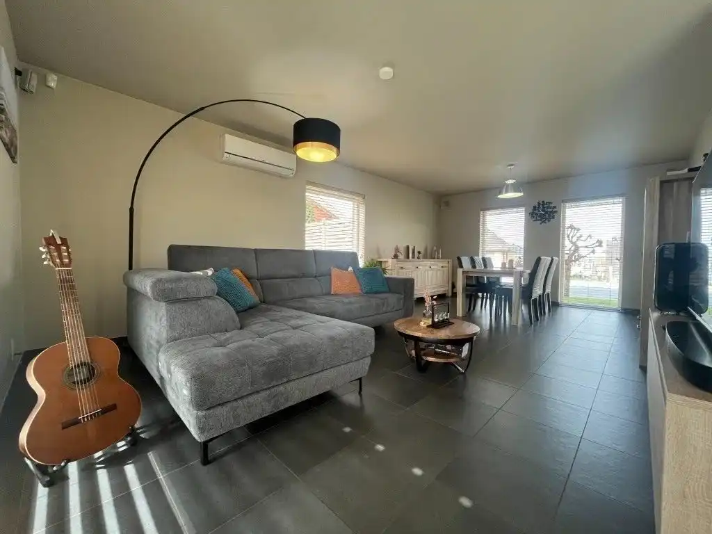 Zwevegem – Instapklare halfopen bebouwing met zonnepanelen, warmtepompen en laadpaal foto 5