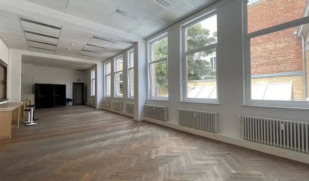 Kantoren te huur in prachtig herenhuis in centrum Antwerpen foto 7
