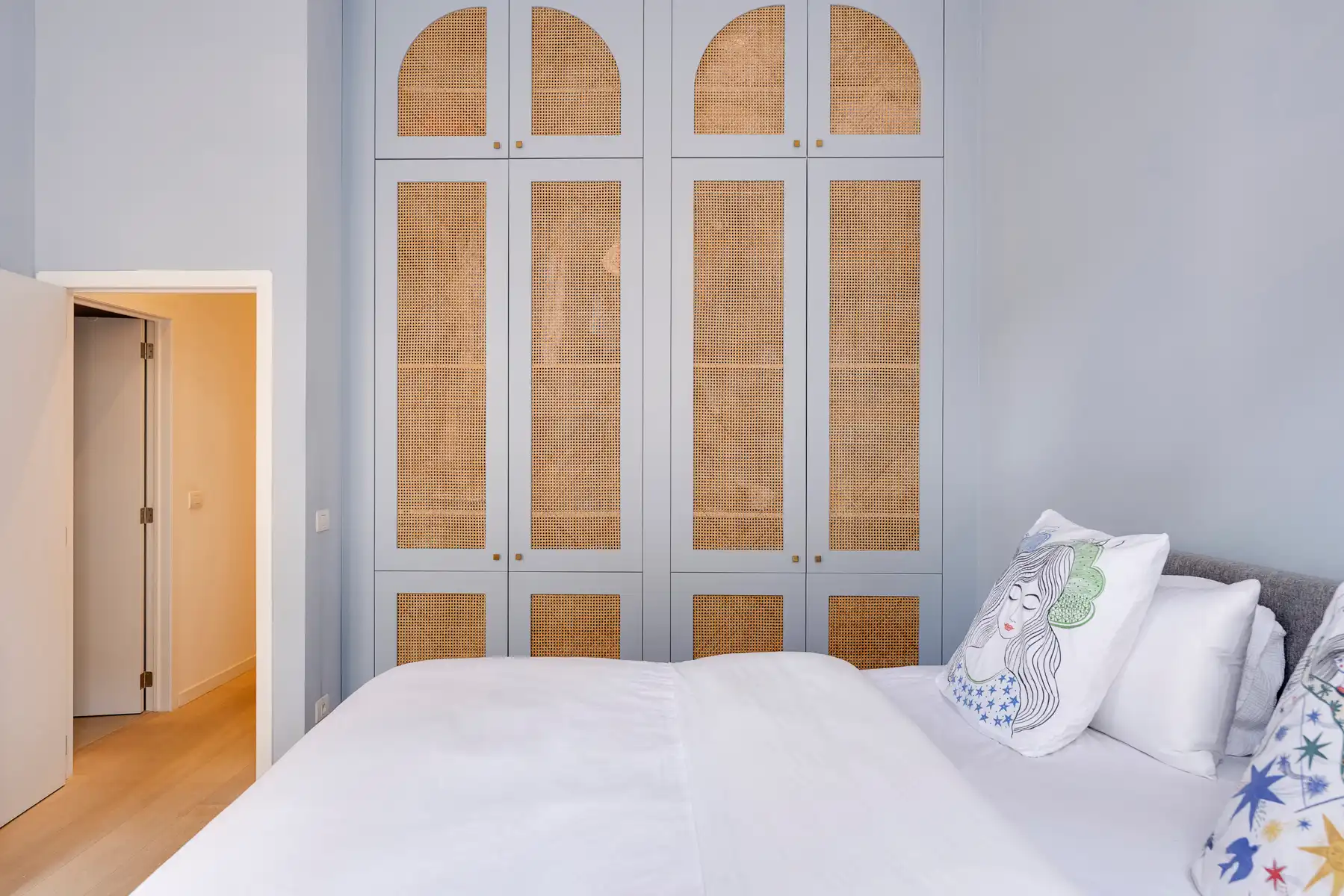 Lichtrijk, trendy appartement in gerenoveerd herenhuis foto 15