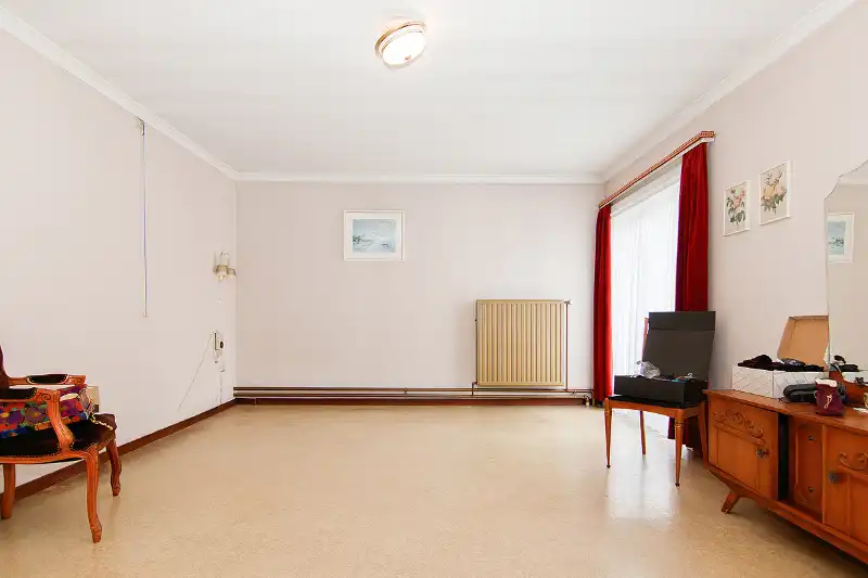 TE RENOVEREN WONING OP RUIM PERCEEL VAN BIJNA 12 ARE HALFOPEN BEBOUWING MET VEEL RUIMTE EN UITBREIDINGSMOGELIJKHEDEN foto 11