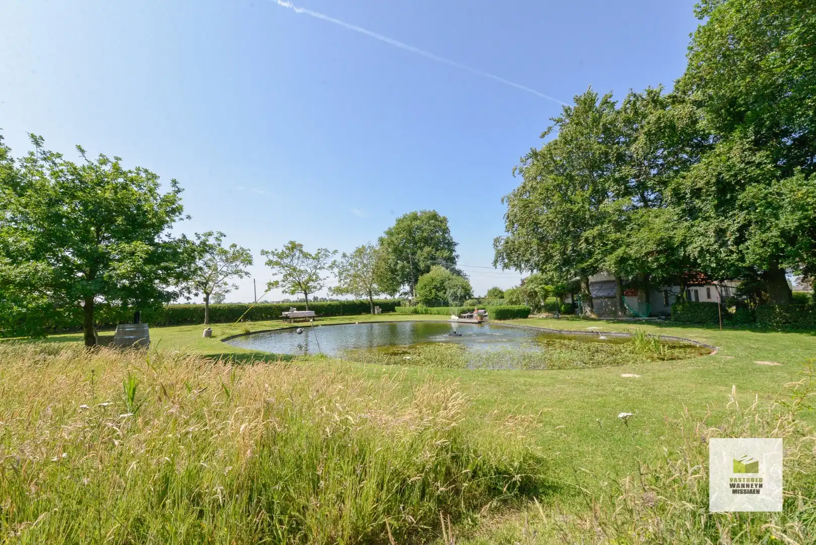 Idyllisch gelegen woning op 3.928 m2 met natuurlijke zwemvijver en 360° vergezicht foto 13