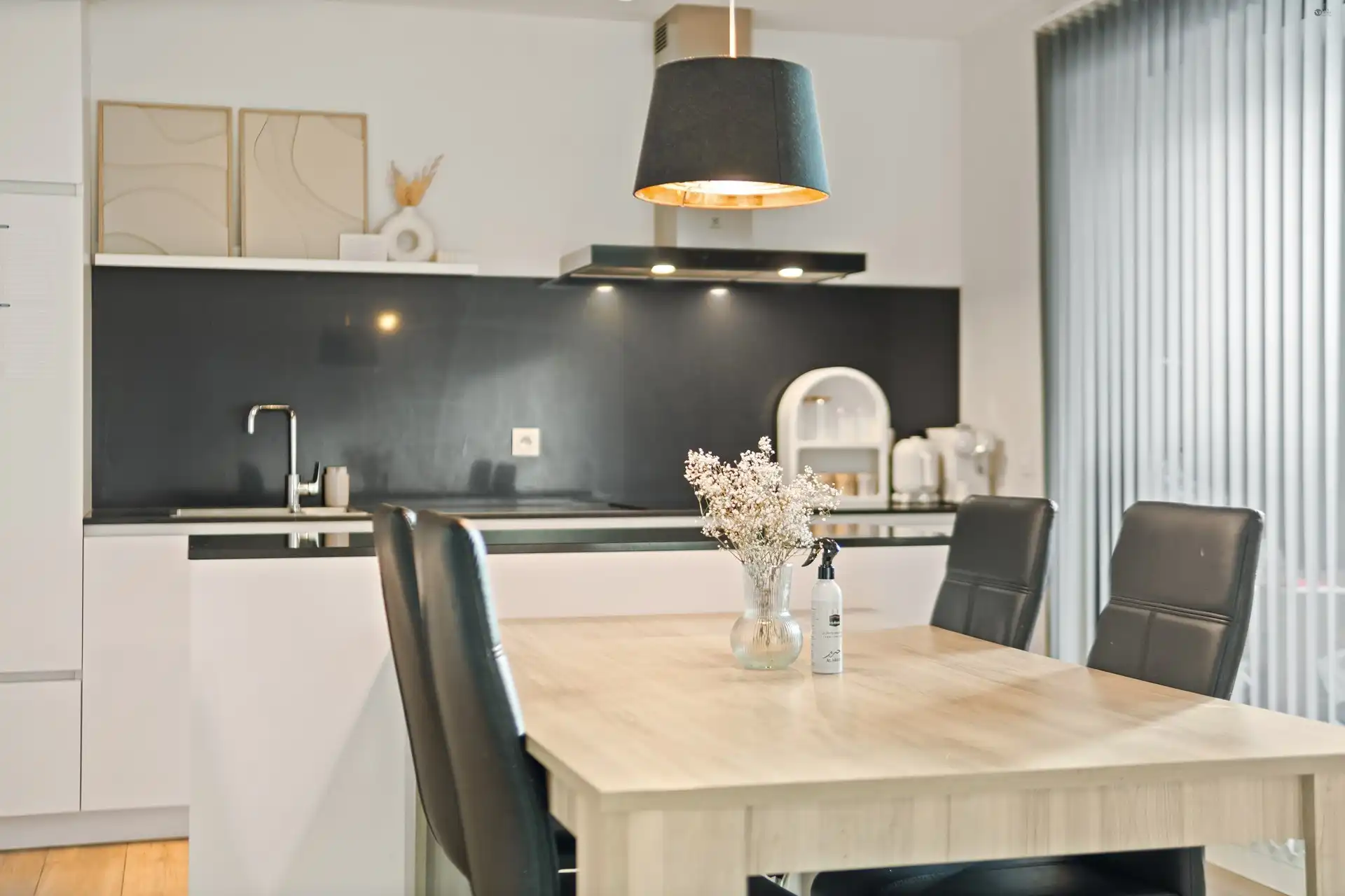 Modern tweeslaapkamer appartement te Sint-Niklaas foto 5