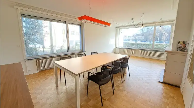 Ruim instapklaar gelijkvloers 3-slaapkamerappartement te koop in Sint-Michiels Brugge foto 4