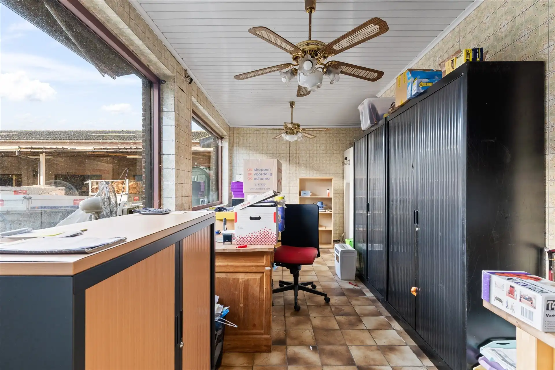 Grote grond met 2 woningen en magazijn van 700m² foto 29