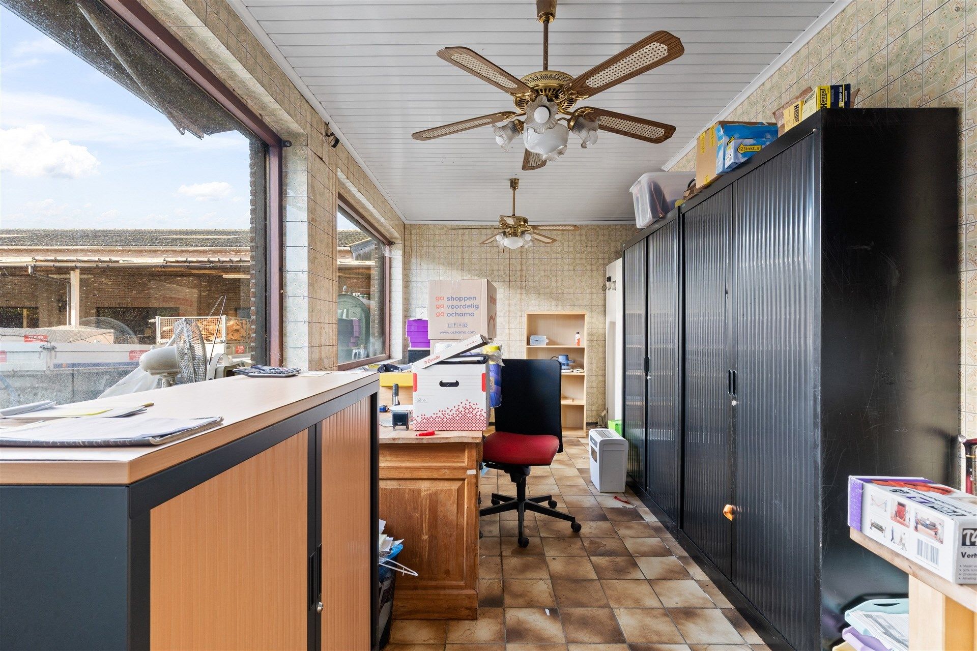 Grote grond met 2 woningen en magazijn van 700m² foto 29