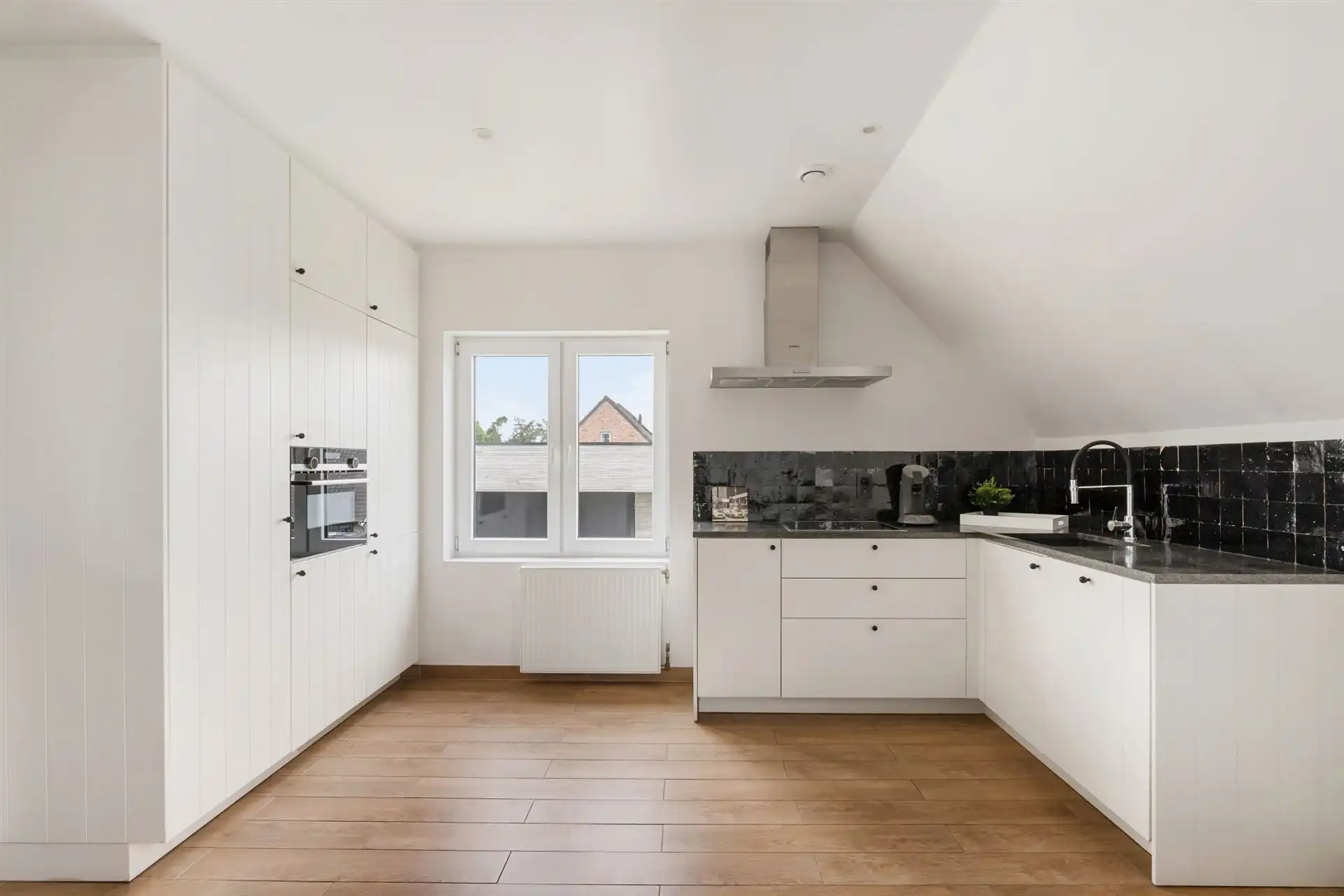 Ideaal kantoorgebouw/praktijk met appartement/extra kantoor foto 21