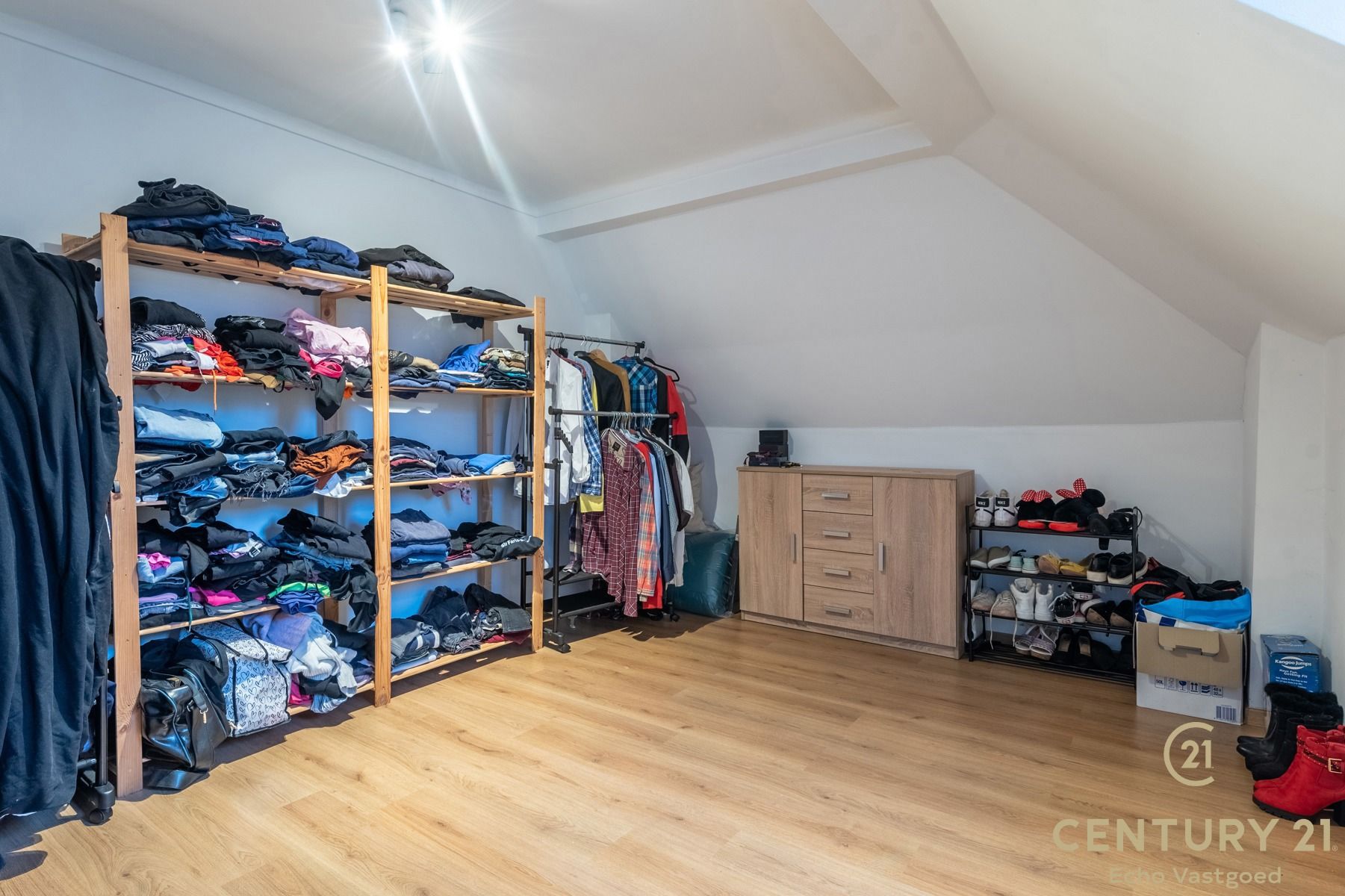 Charmante en gezellige gezinswoning met grote garage en tuin foto 25