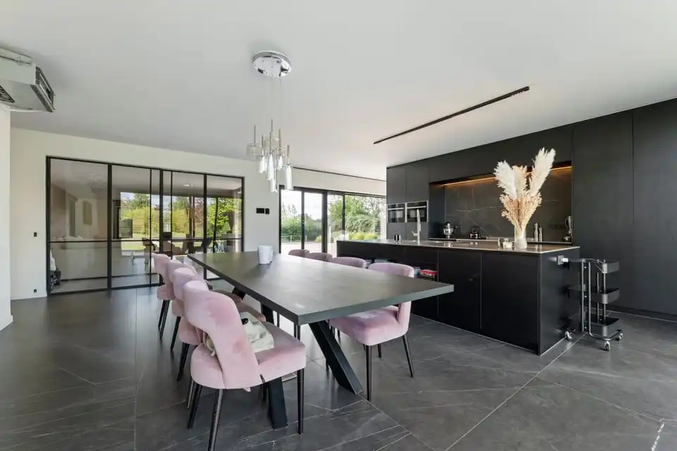 UNIEKE LUXUEUZE VILLA OP EEN PRACHTIG PERCEEL VAN 28A50CA IN SINT-TRUIDEN foto 21