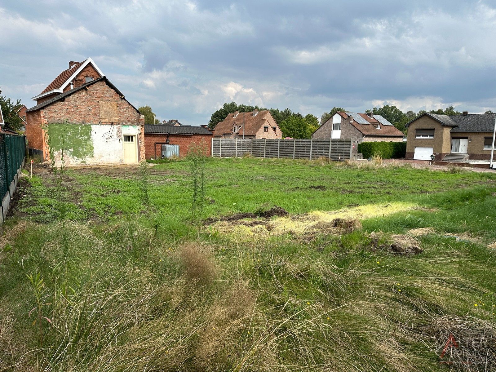 Uitstekend gelegen bouwgrond van 3a 87ca voor een open bebouwing. Deze mooie bouwgrond is gelegen in een residentiële buurt in Beverlo. foto 3