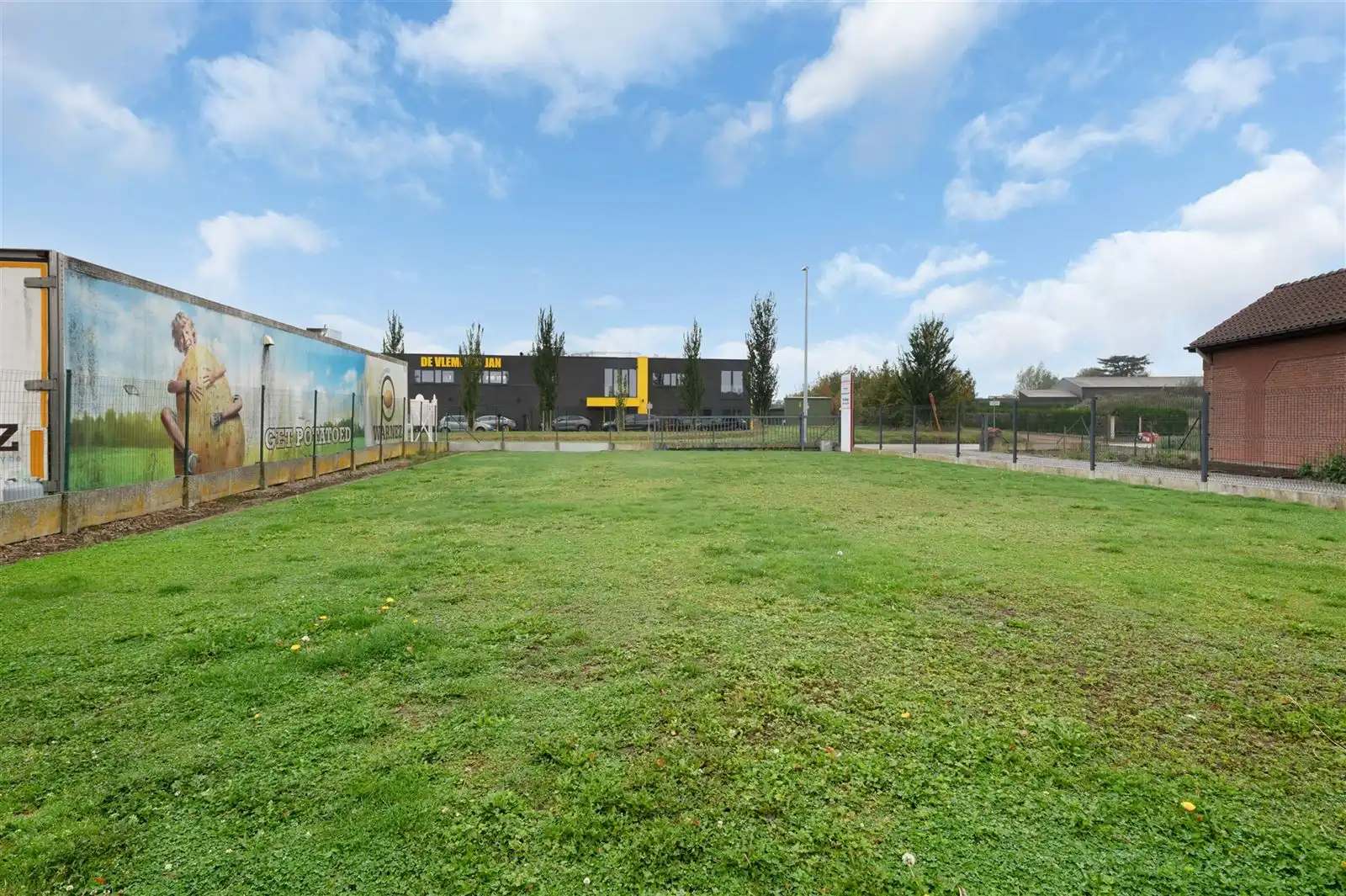 Industrieel gebouw + villa foto 14