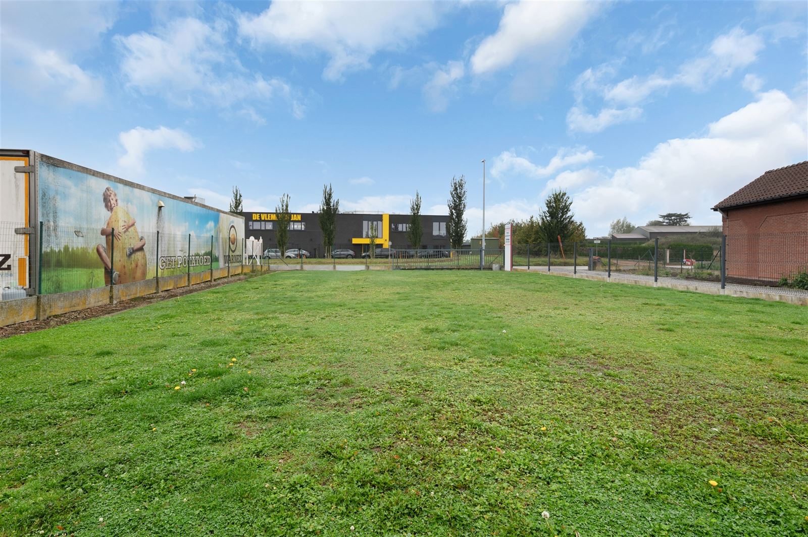 Industrieel gebouw + villa foto 14