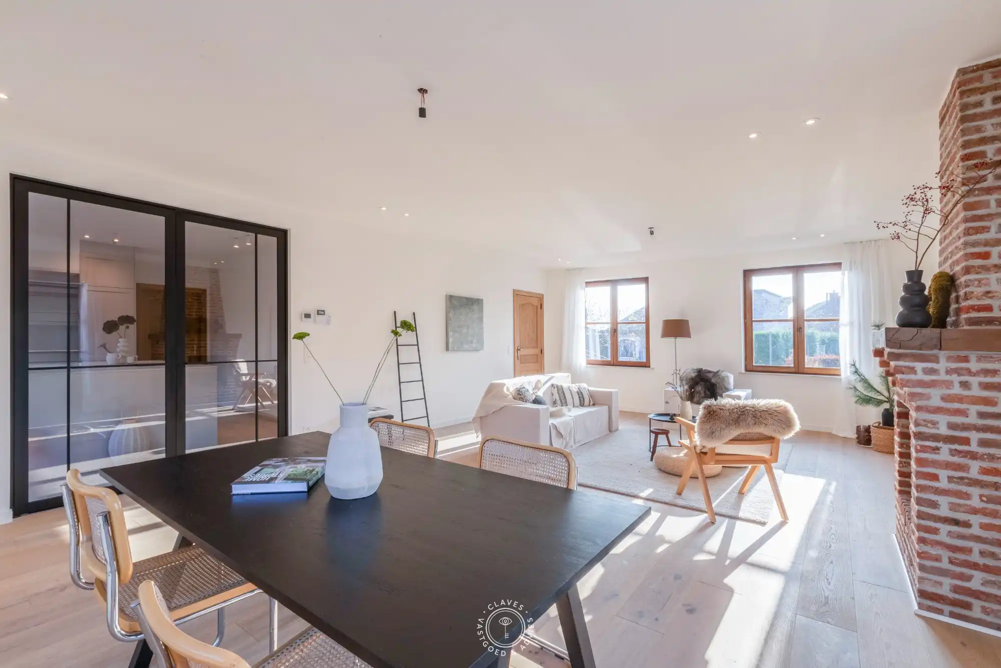 Prachtig gerenoveerde villa met westelijk georiënteerde tuin foto 6