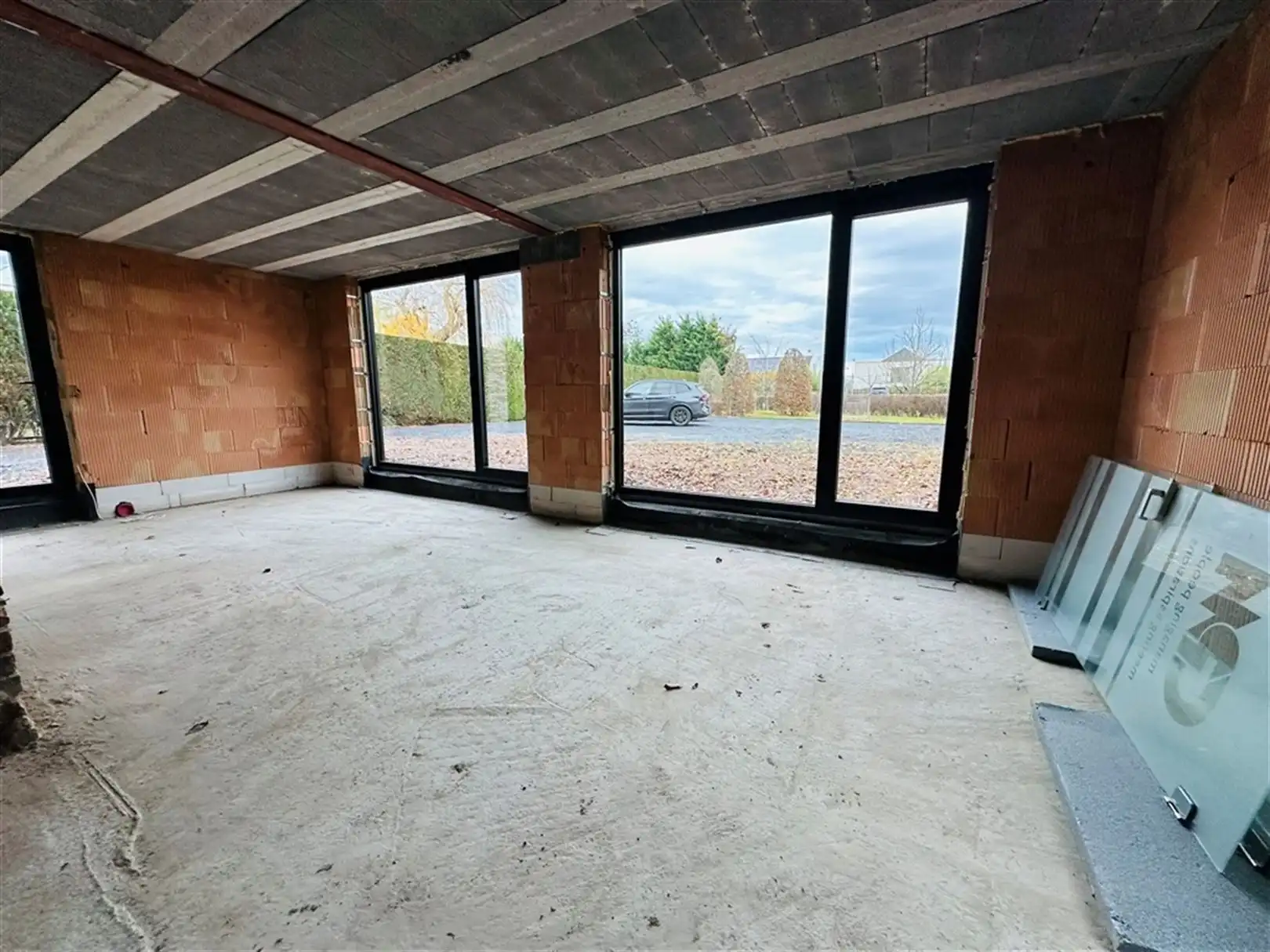 Af te werken kantoorgebouw op zichtlocatie langsheen  N9 foto 6