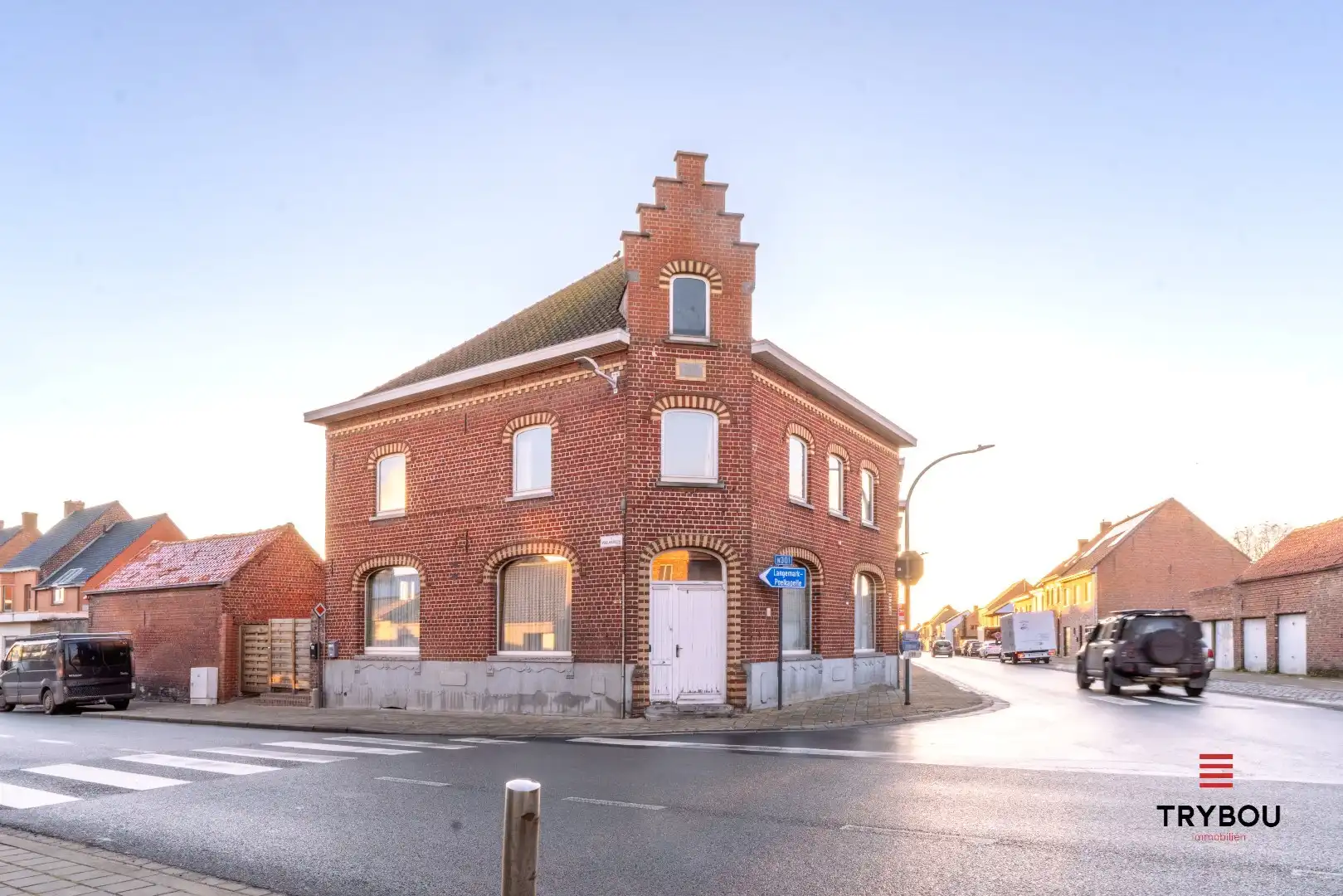 Ruime hoekwoning met tuin te Houthulst foto {{pictureIndex}}