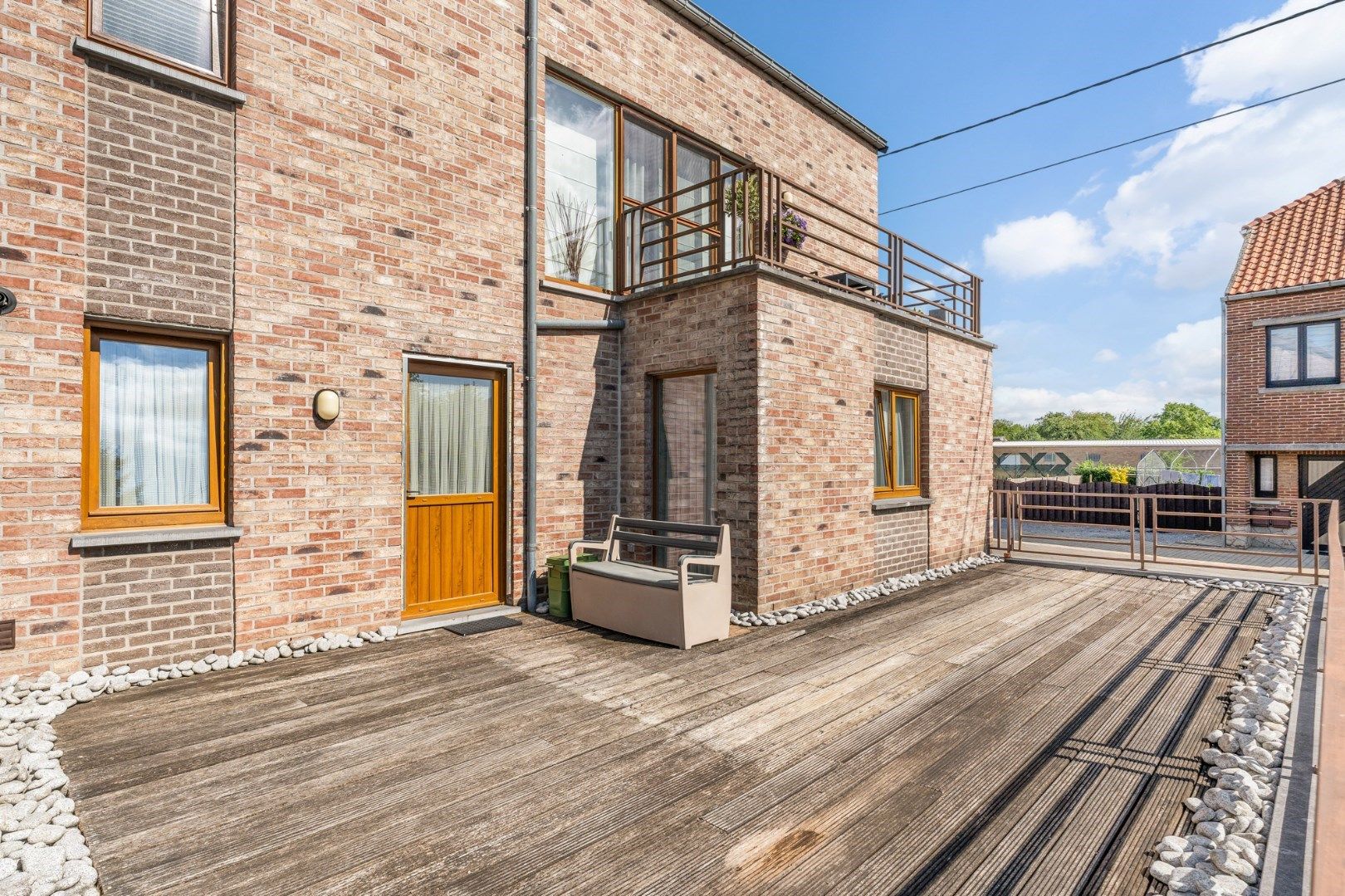 Verzorgd gelijkvloers appartement met 2 slaapkamers, ruim terras, garage en berging foto 4