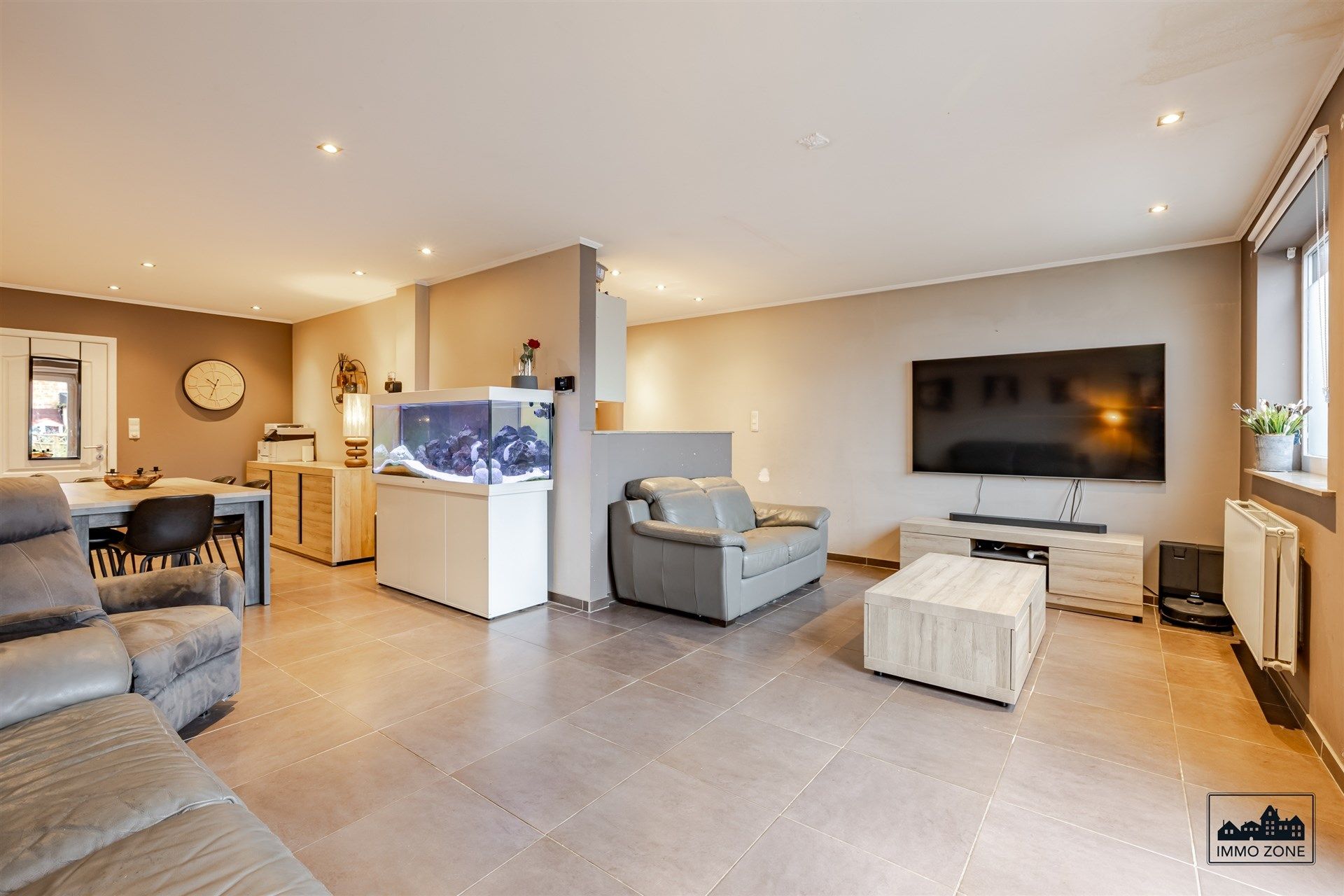 Ruime 4-Slaapkamer Woning in Ruisbroek foto 4