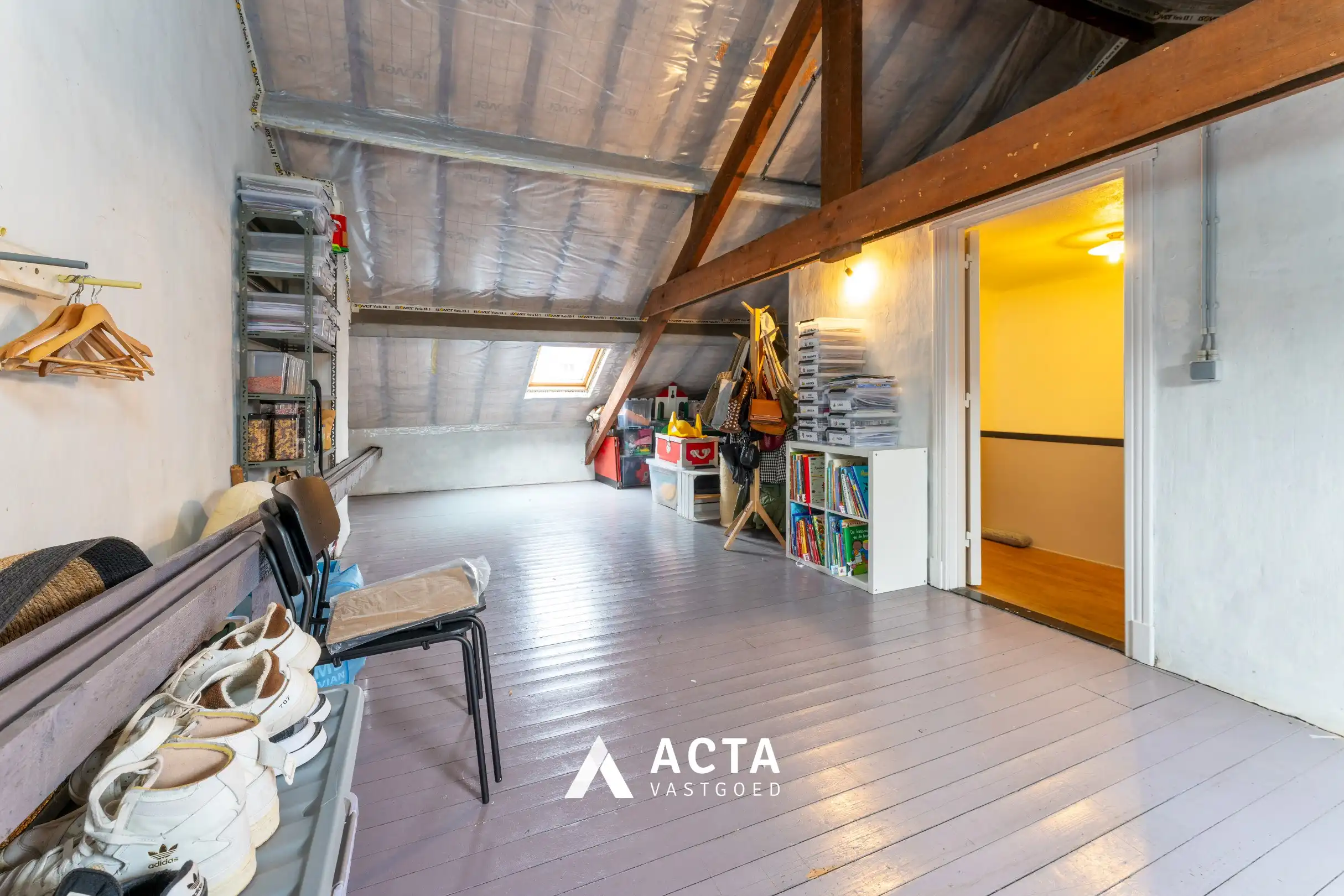 Instapklare Modernistische stadswoning met tuin foto 15