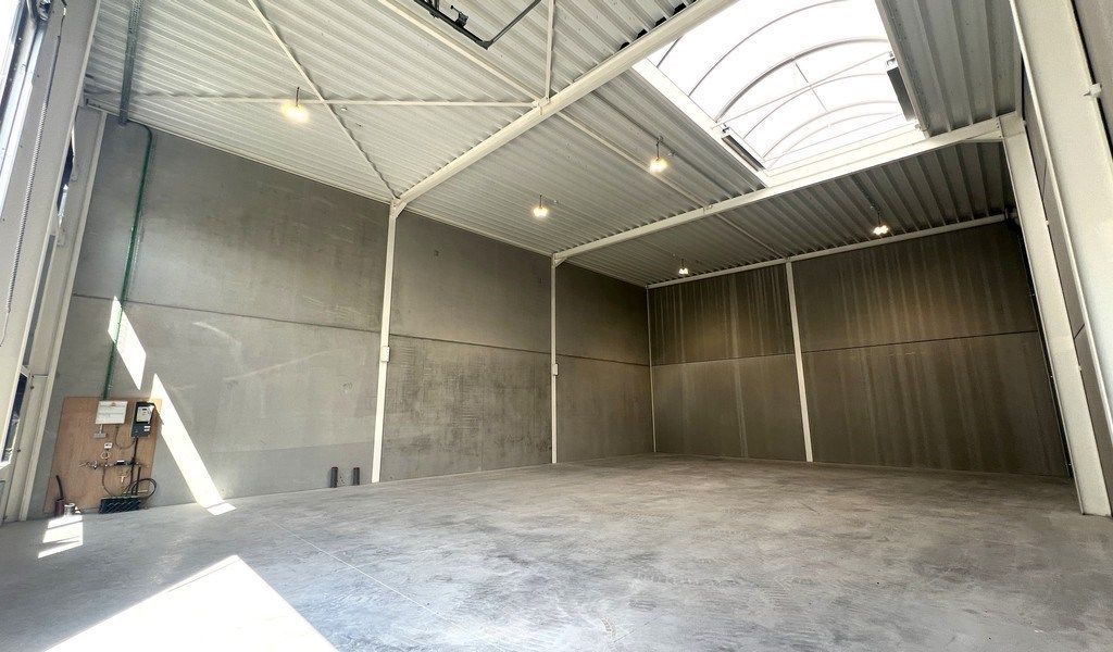 Nieuwbouw magazijn te koop vlakbij R4 in Evergem foto 4