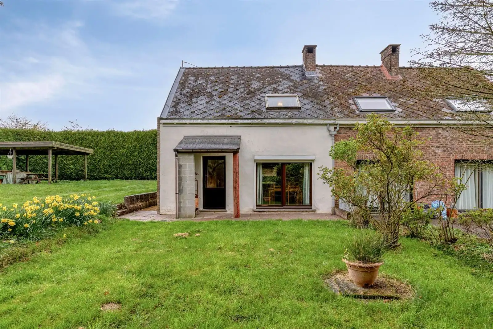 Unieke 3-gevelwoning met uitbreidingspotentieel naast het Hallerbos  foto 2