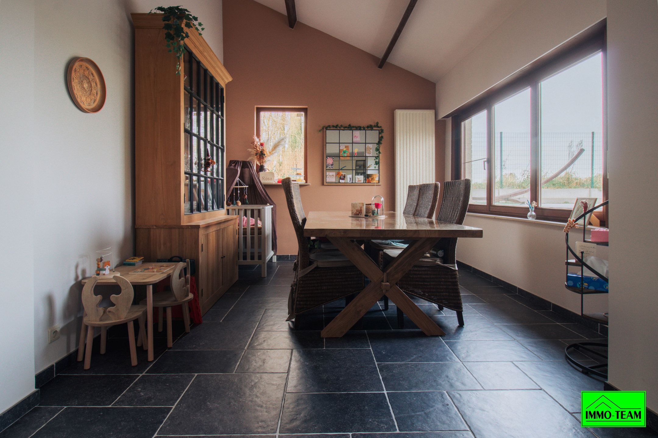 Rustig gelegen gerenoveerde gezinswoning met 3 slaapkamers foto 7