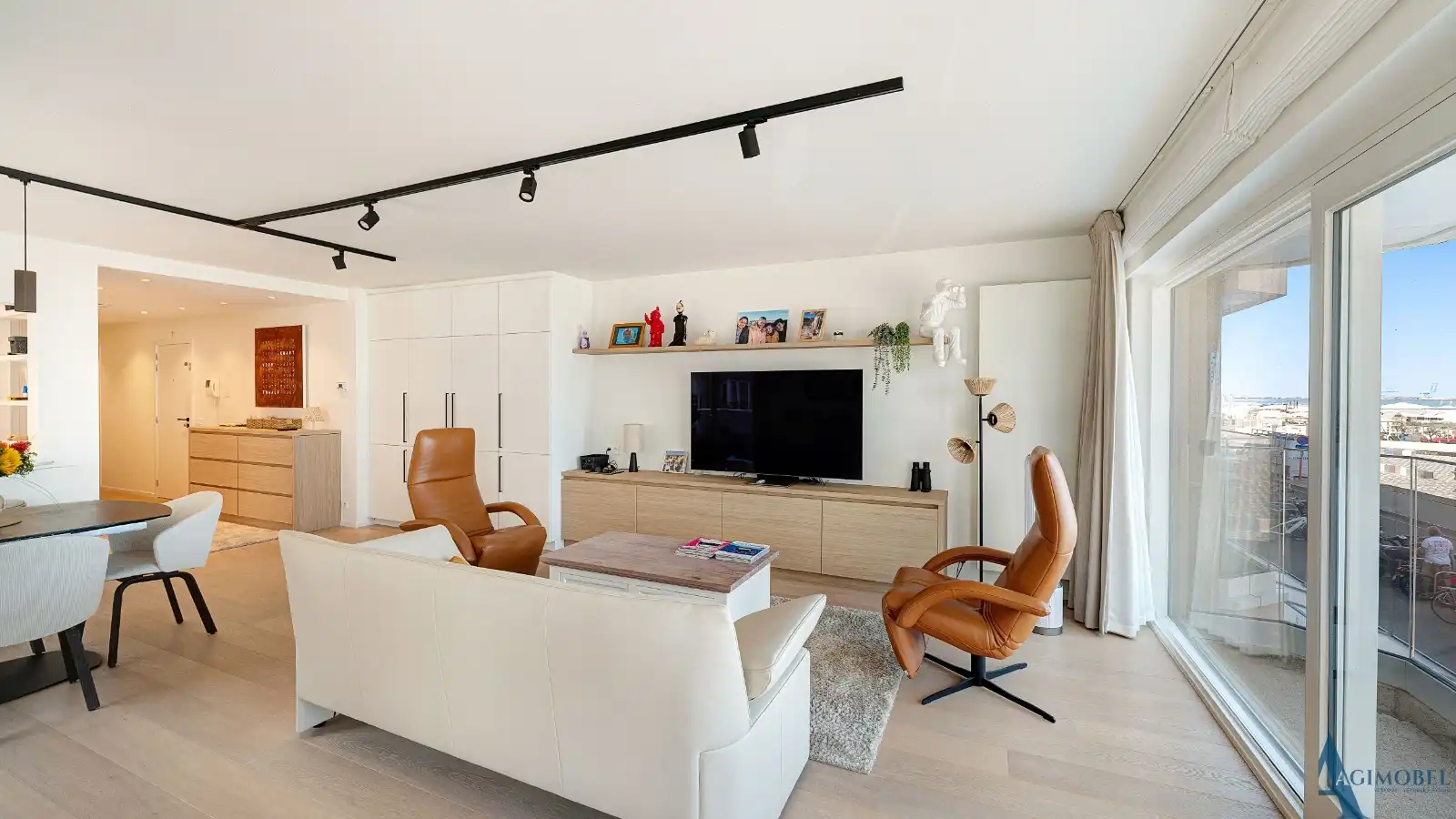 Exclusief  hoek appartement met frontaal zeezicht aan het Rubensplein. foto 6