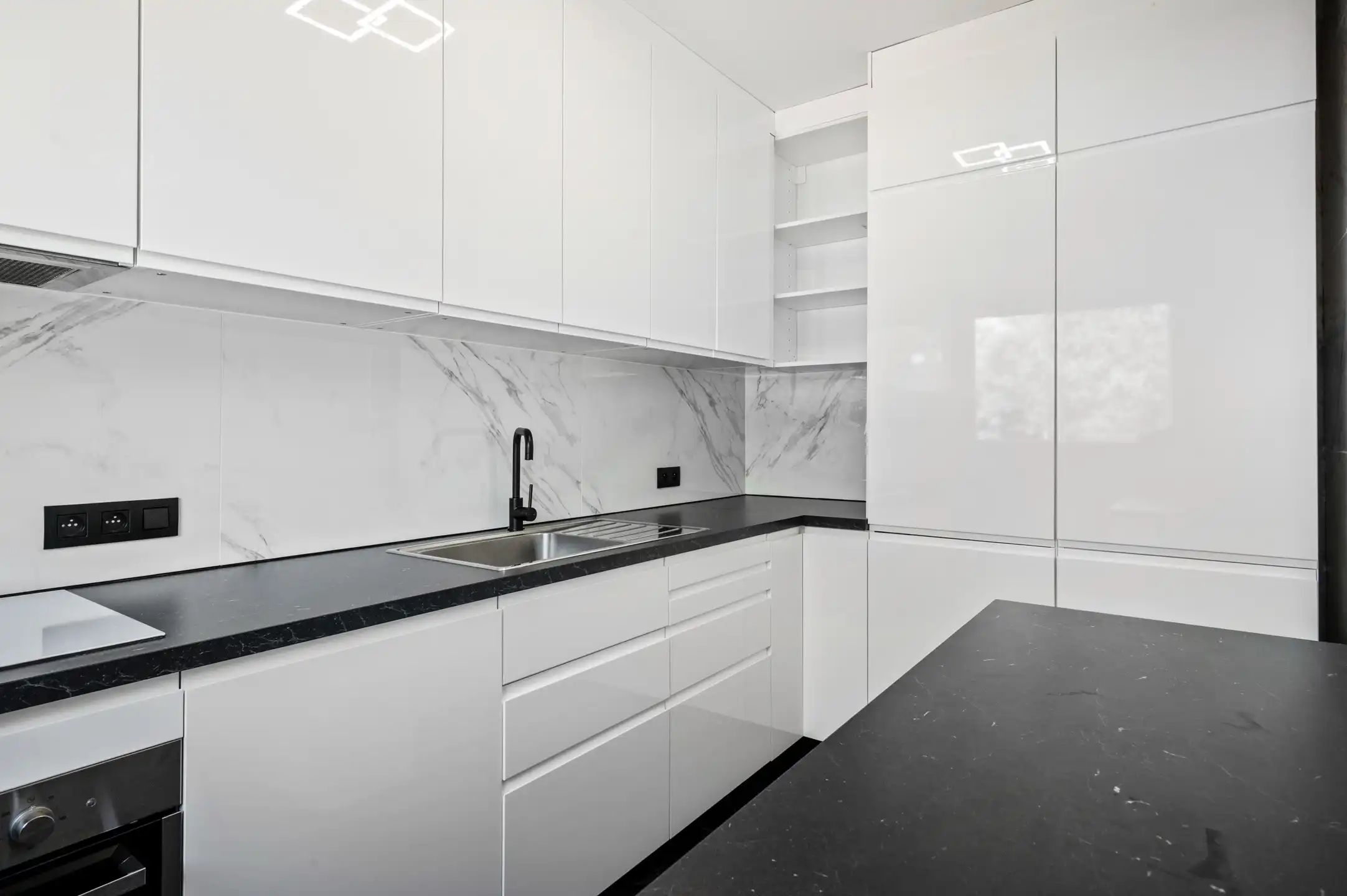 Prachtig gerenoveerd 3-slk-appartement met terras foto 5