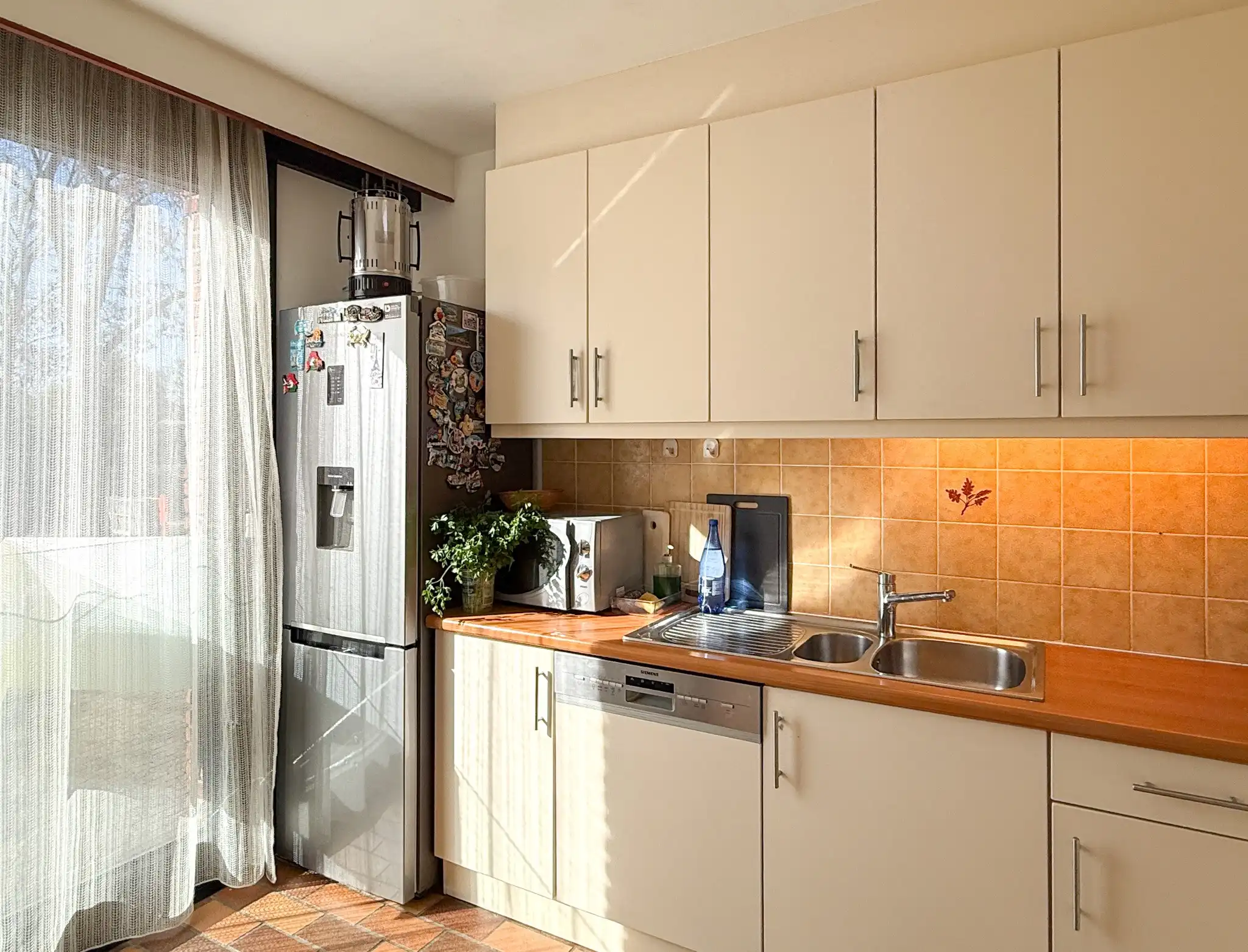 Gunstig gelegen appartement dichtbij het centrum van Beveren foto 2