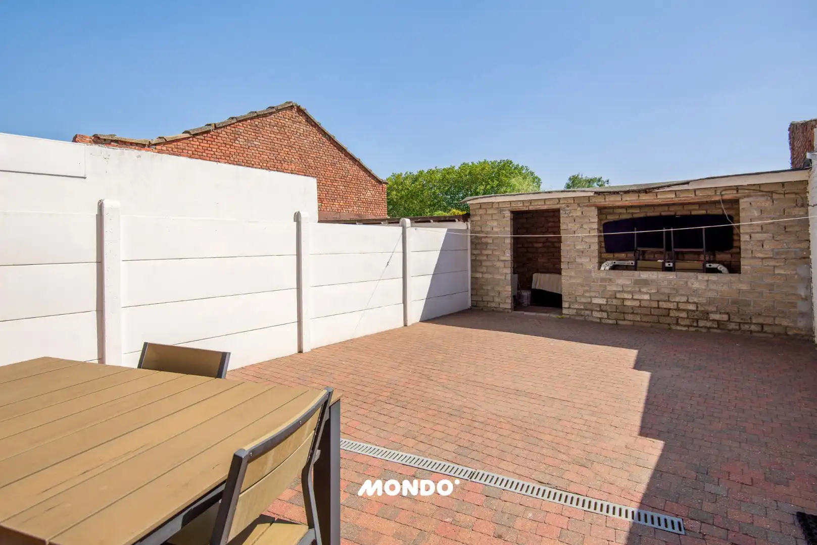 Ruime gezinswoning met zonnig terras op centrale ligging foto 10