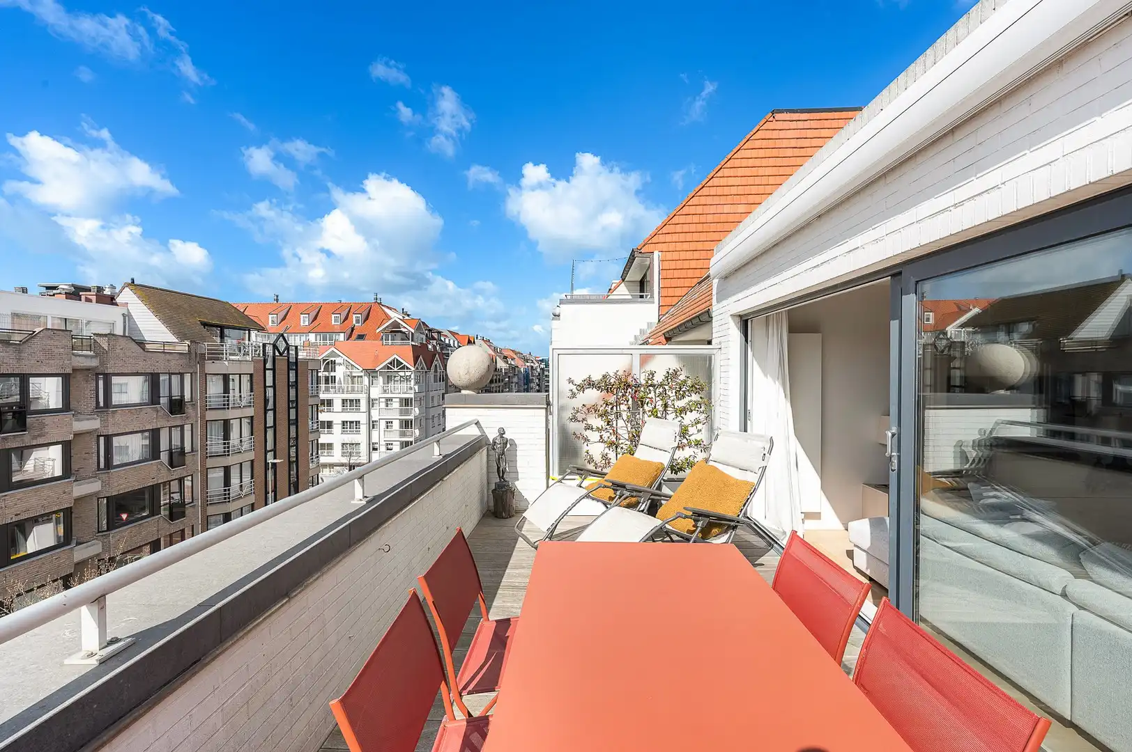 Instapklare duplex appartement met drie slaapkamers en een ruim zonneterras. foto 12