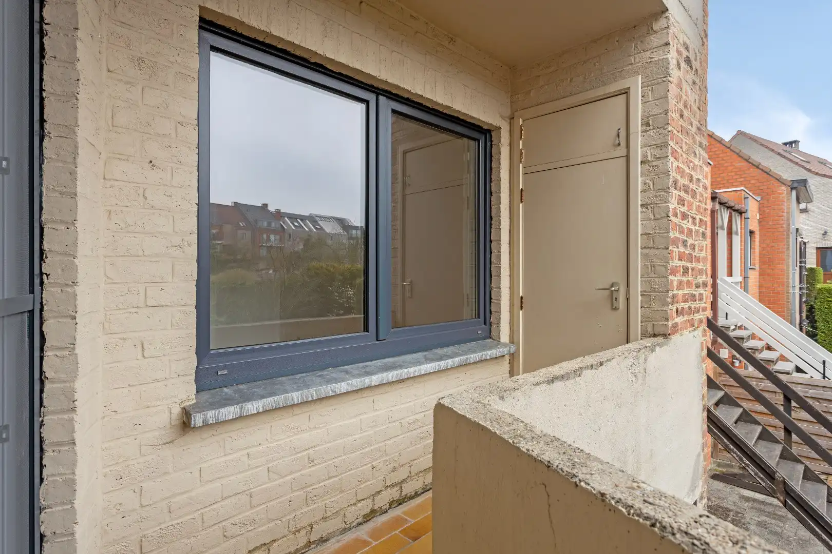 Ruim appartement 2 slpks, balkon en garage foto 10