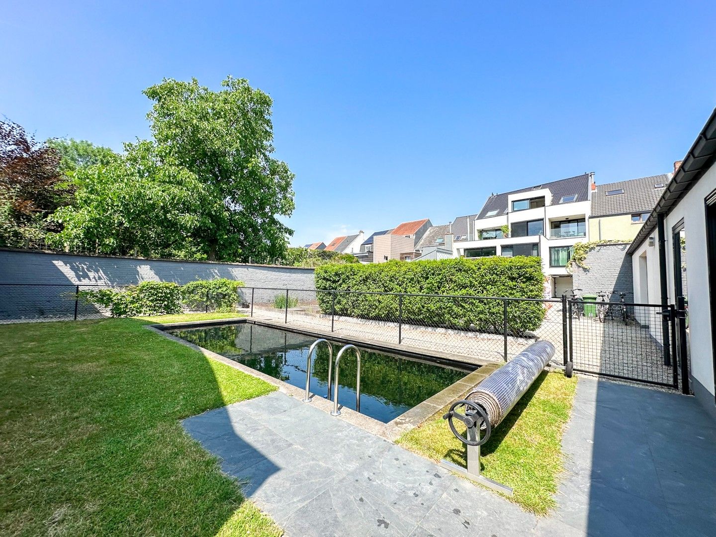 Instapklaar 1-slpk appartement met gemeenschappelijk zwembad op een toplocatie foto 11