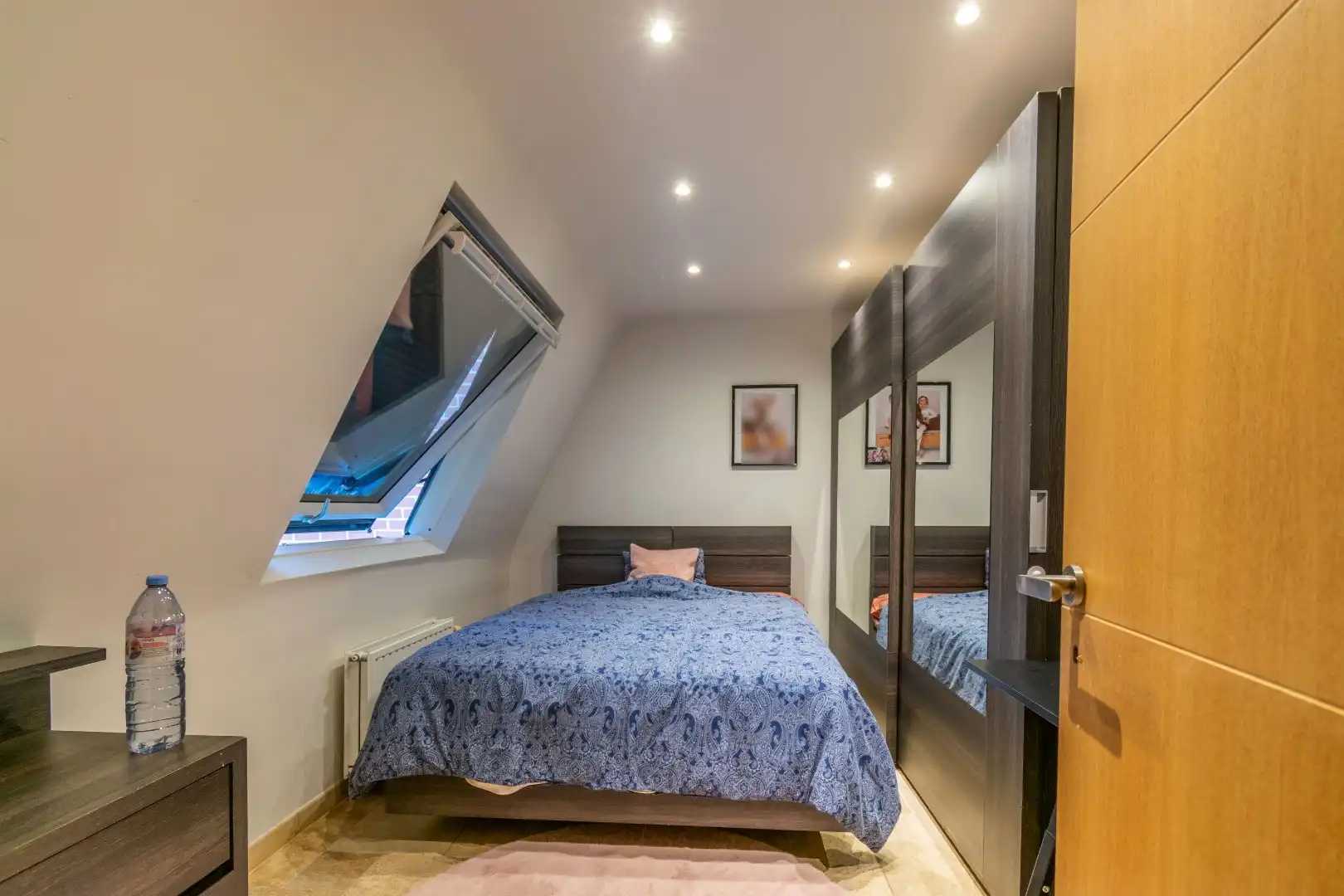 INSTAPKLARE WONING MET 3 SLAAPKAMERS, TUIN & GARAGE ! foto 9
