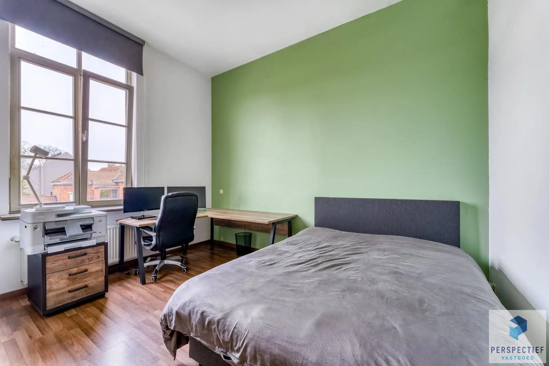 Ruime gerenoveerde woning met tuin & 2 privatieve autostaanplaatsen foto 14