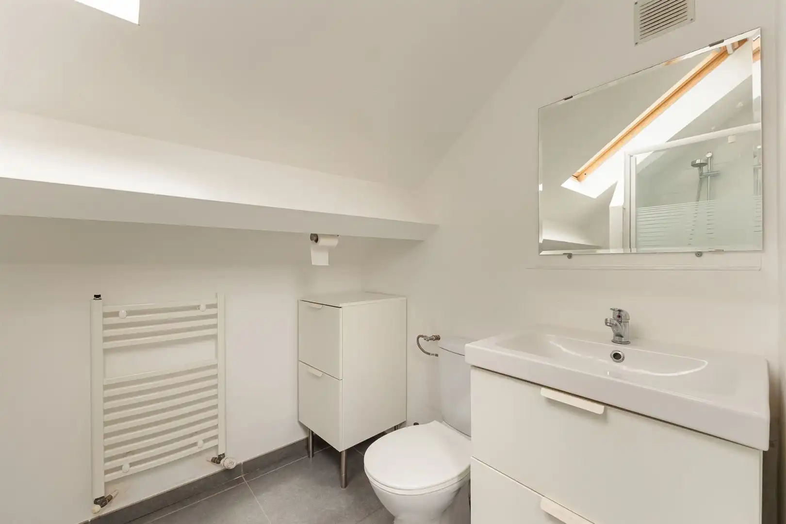 Gezellig dakappartement in een kleinschalig gebouw! foto 11