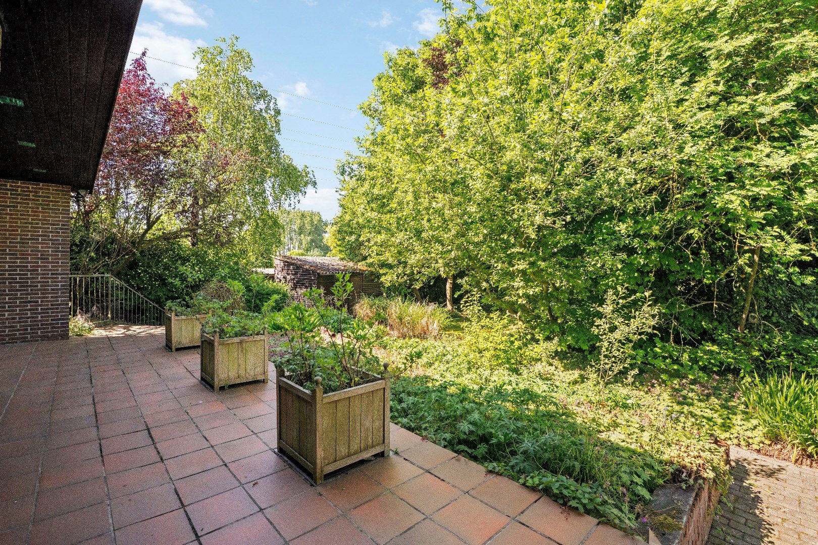 VERRASSEND RUIME ALLEENSTAANDE WONING OP 1.298 m² foto 22
