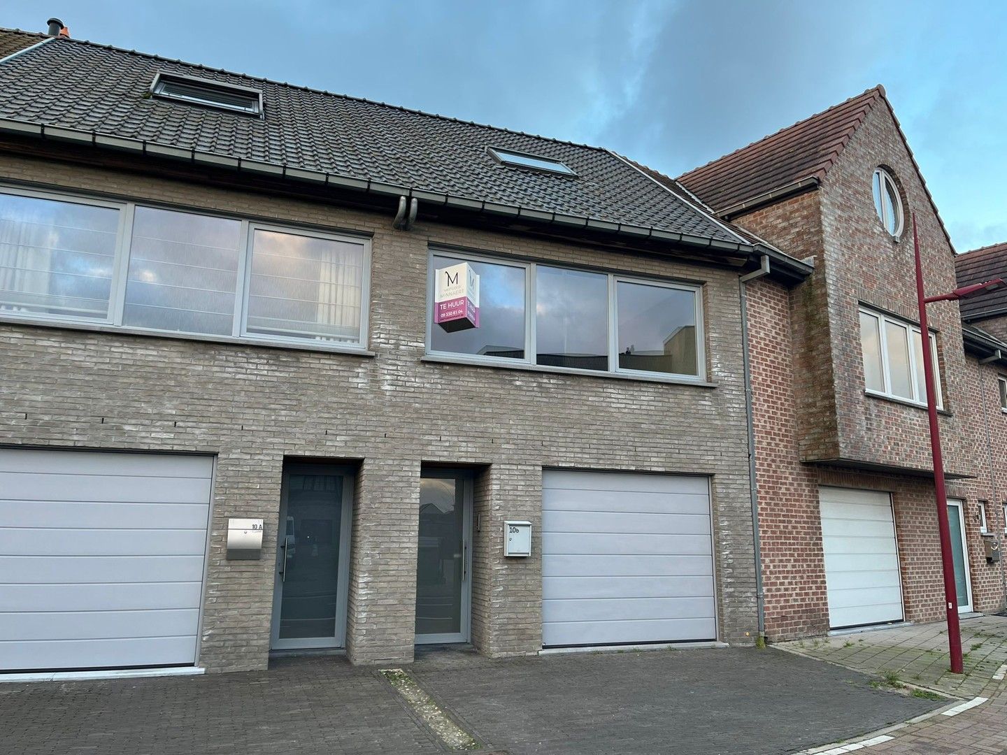 Bel-Etagewoning in Lievegem (Waarschoot) met uitstekende ligging. foto {{pictureIndex}}